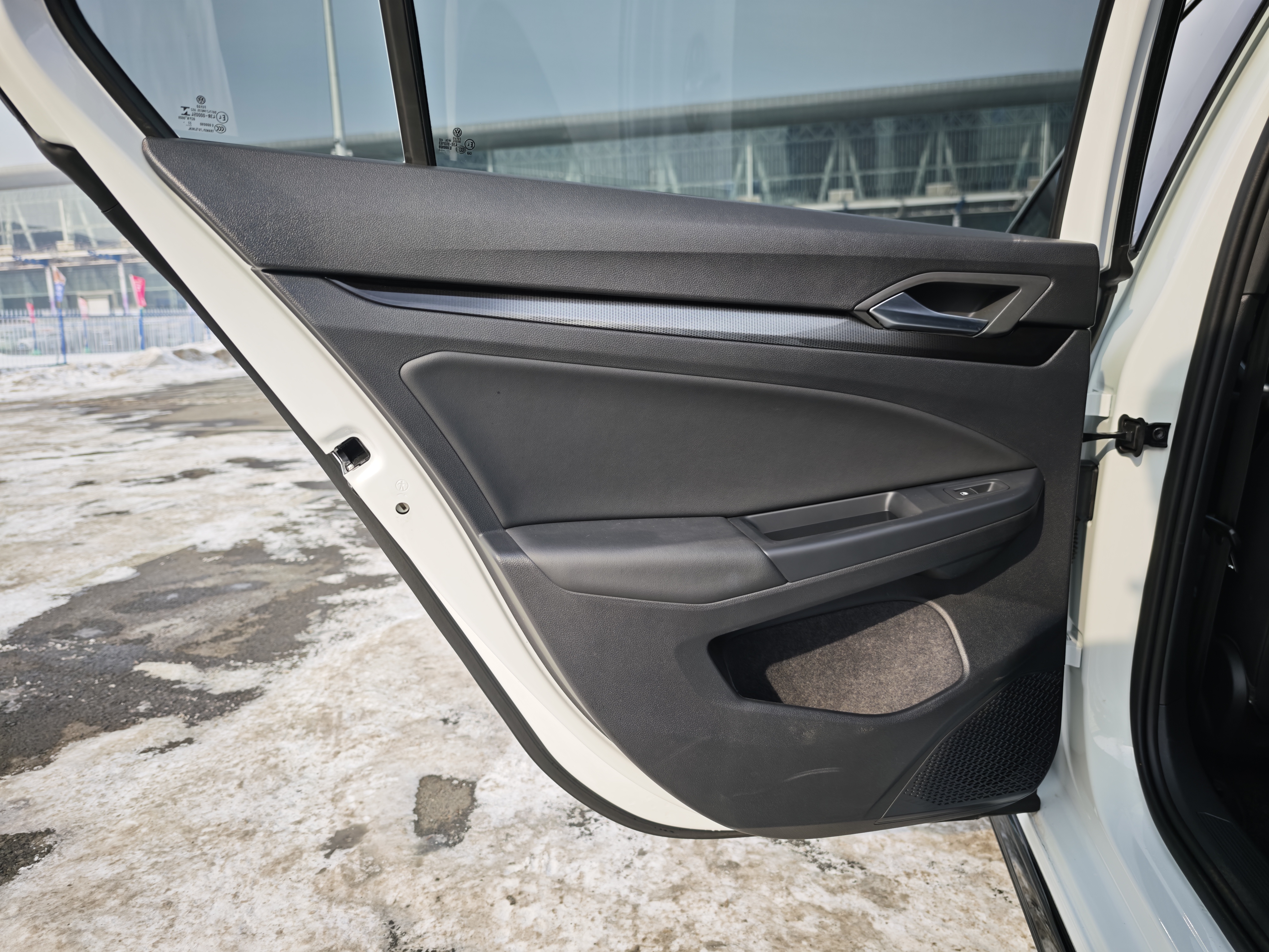 Volkswagen Golf 2023 car image #20