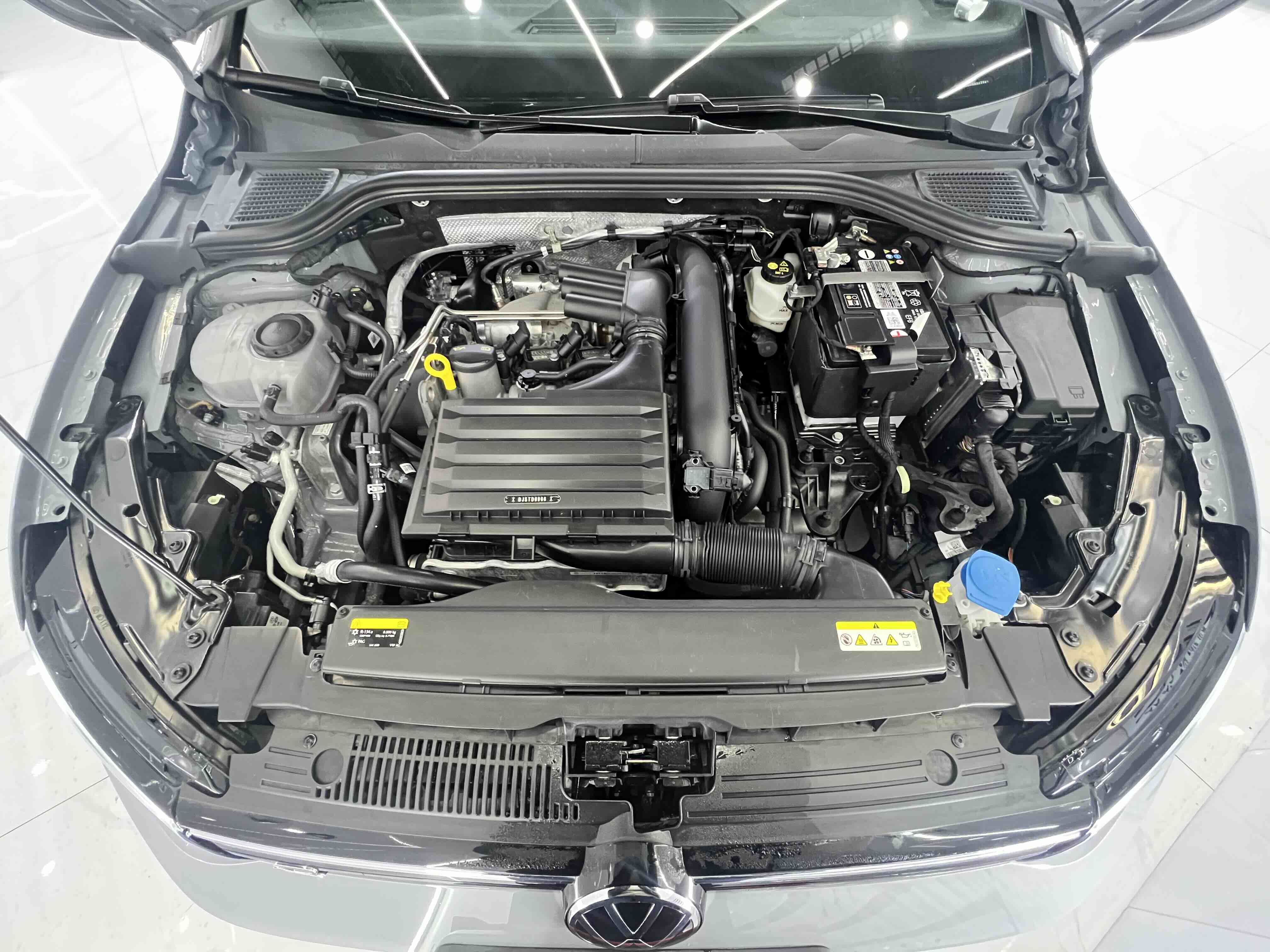 Volkswagen Golf 2023 #20 Volkswagen Golf 2023 car image #20