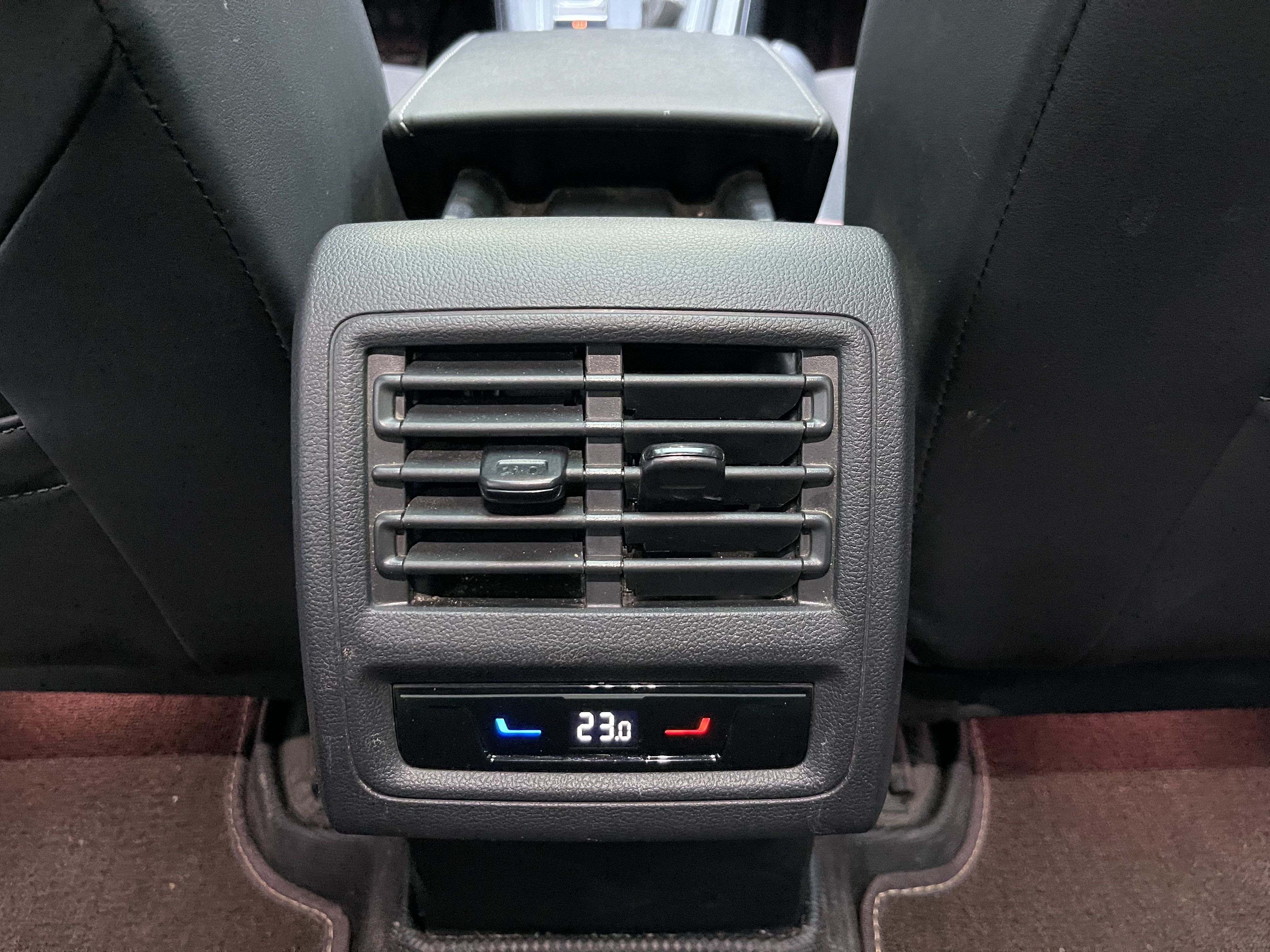 Volkswagen Golf 2023 car image #20