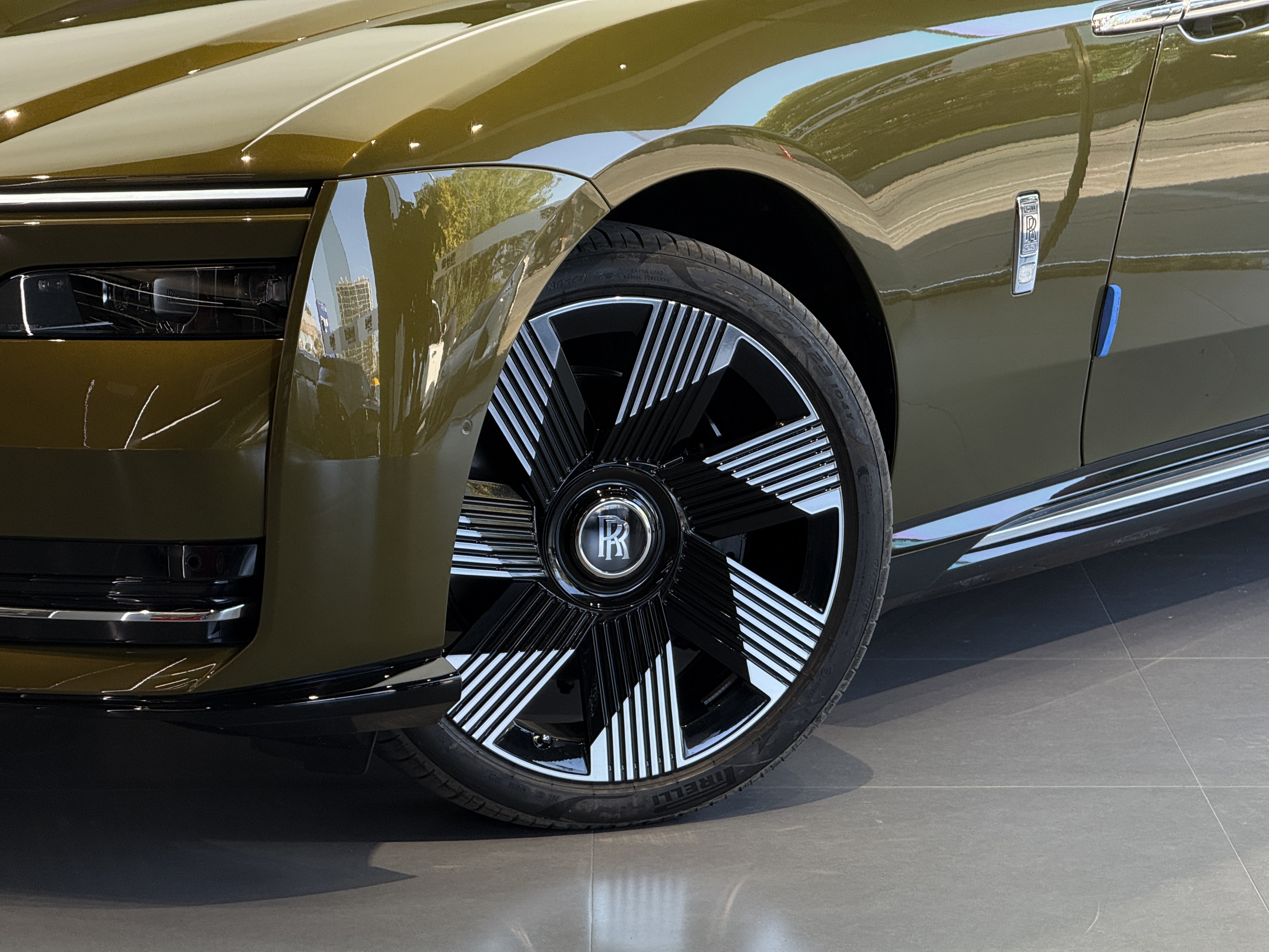 劳斯莱斯 闪灵 2024 #20 劳斯莱斯 闪灵 2024 汽车图片 #20