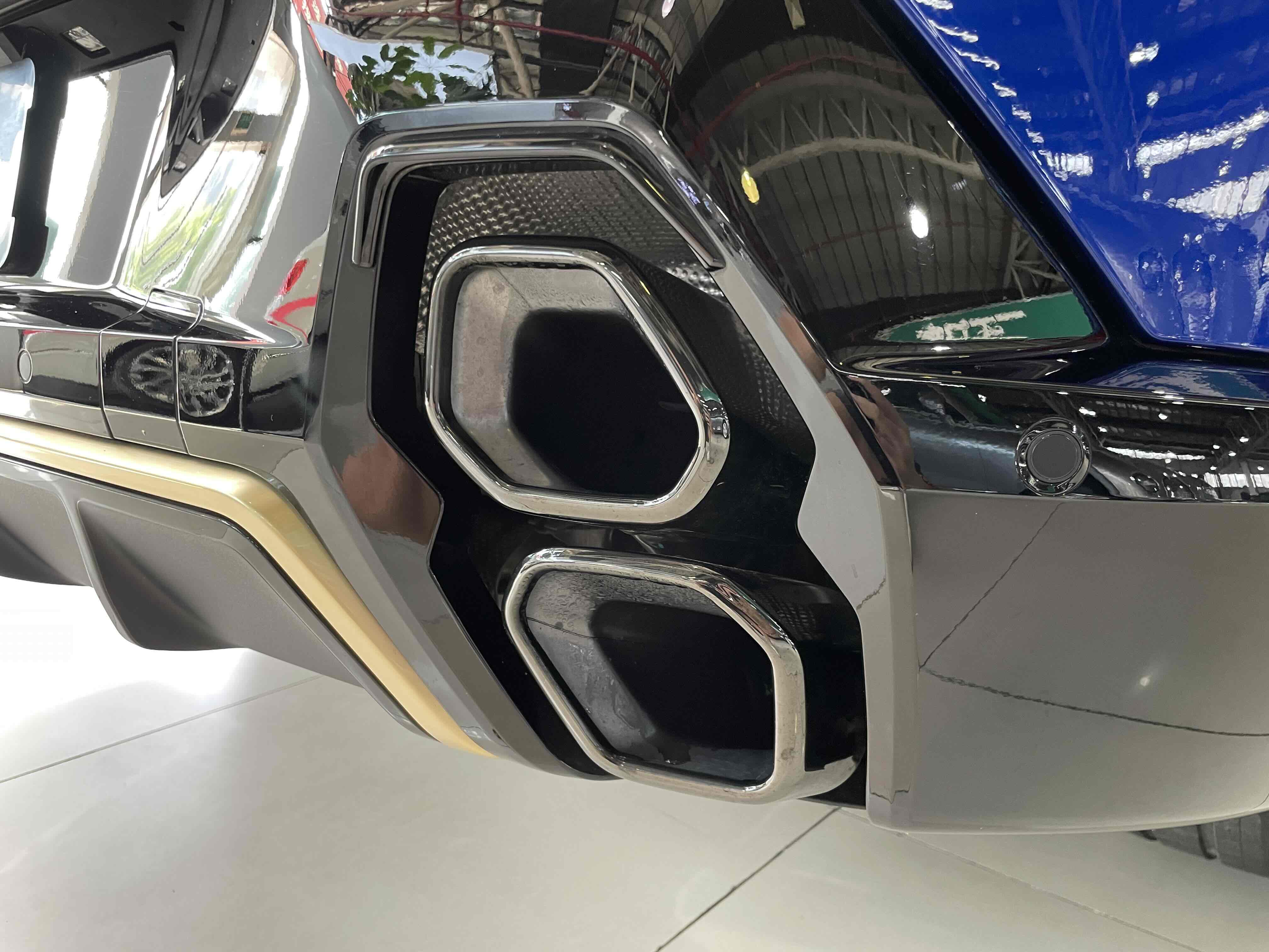 BMW XM 2024 car image #20