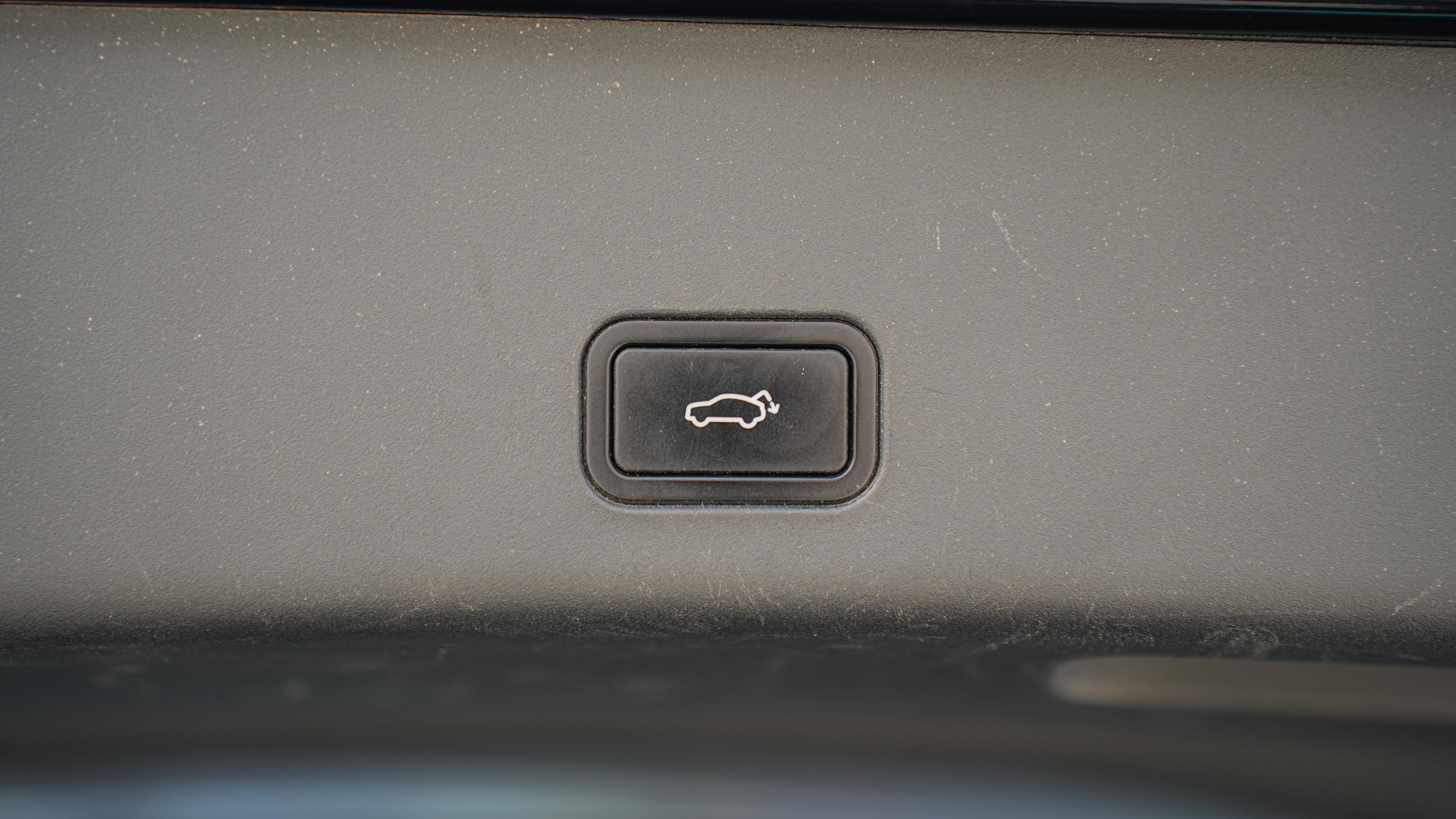 Zeekr 001 2023 car image #20