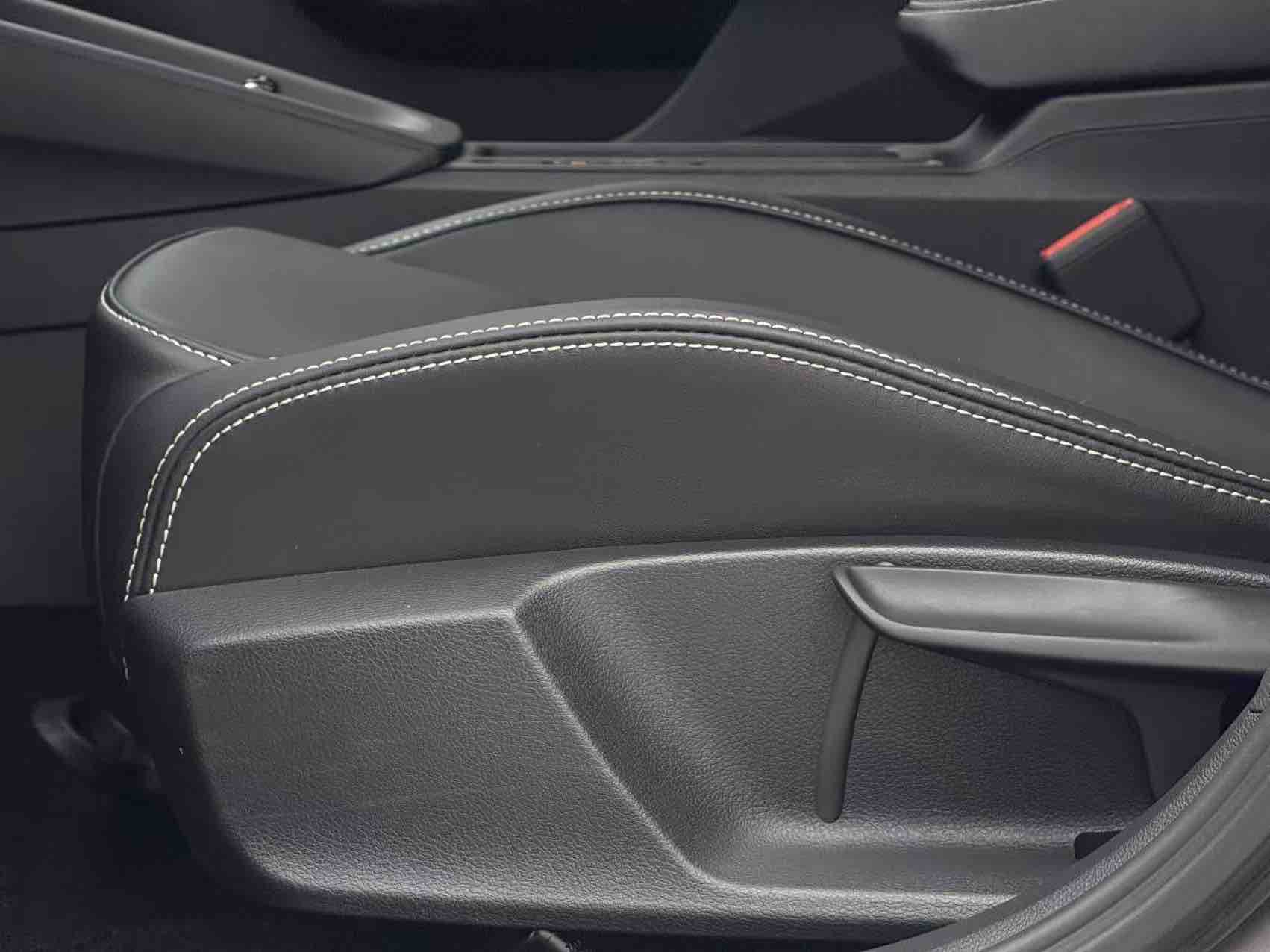 Skoda Octavia 2023 car image #20