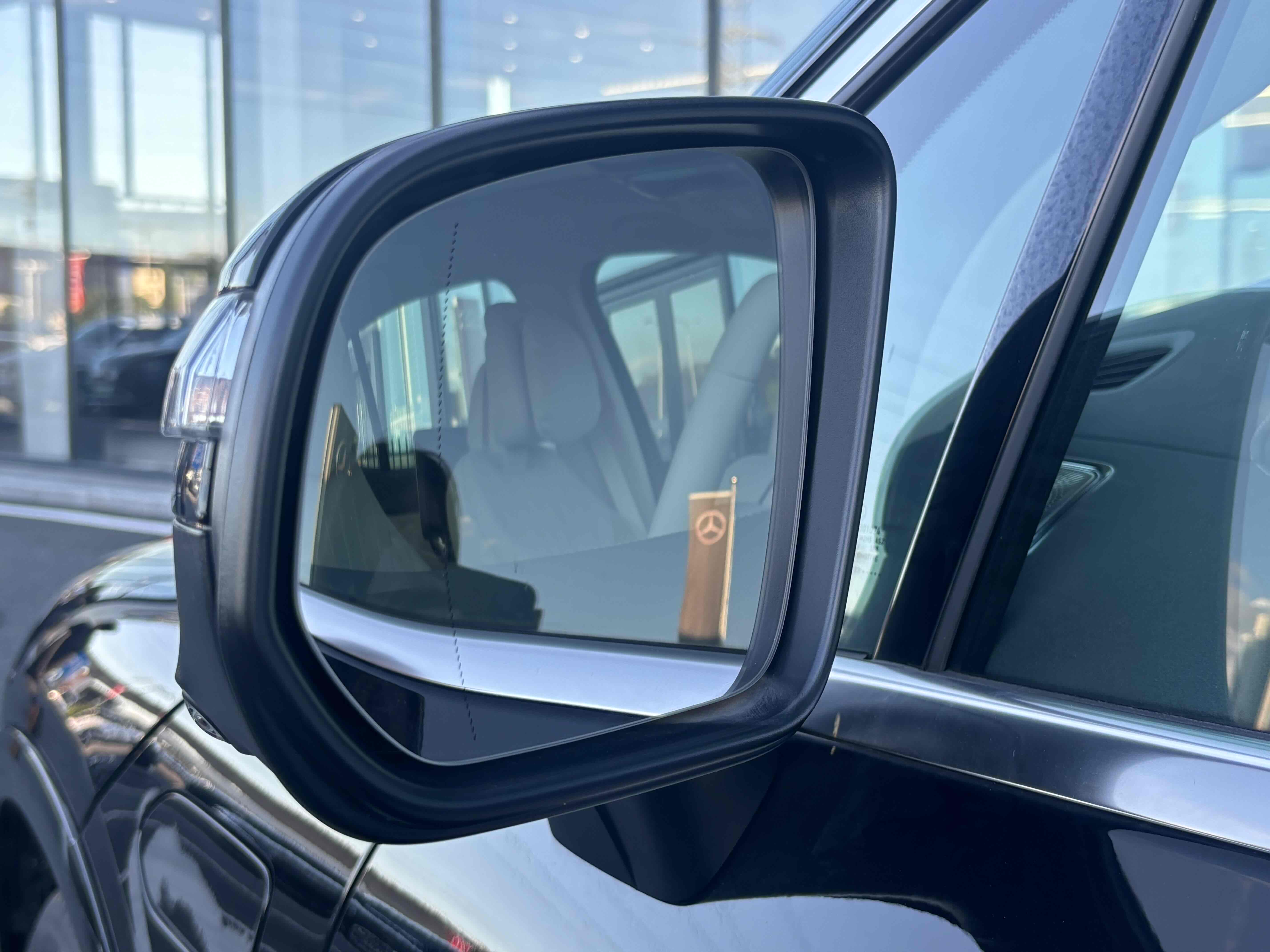 Mercedes-Benz EQS SUV 2025 car image #20