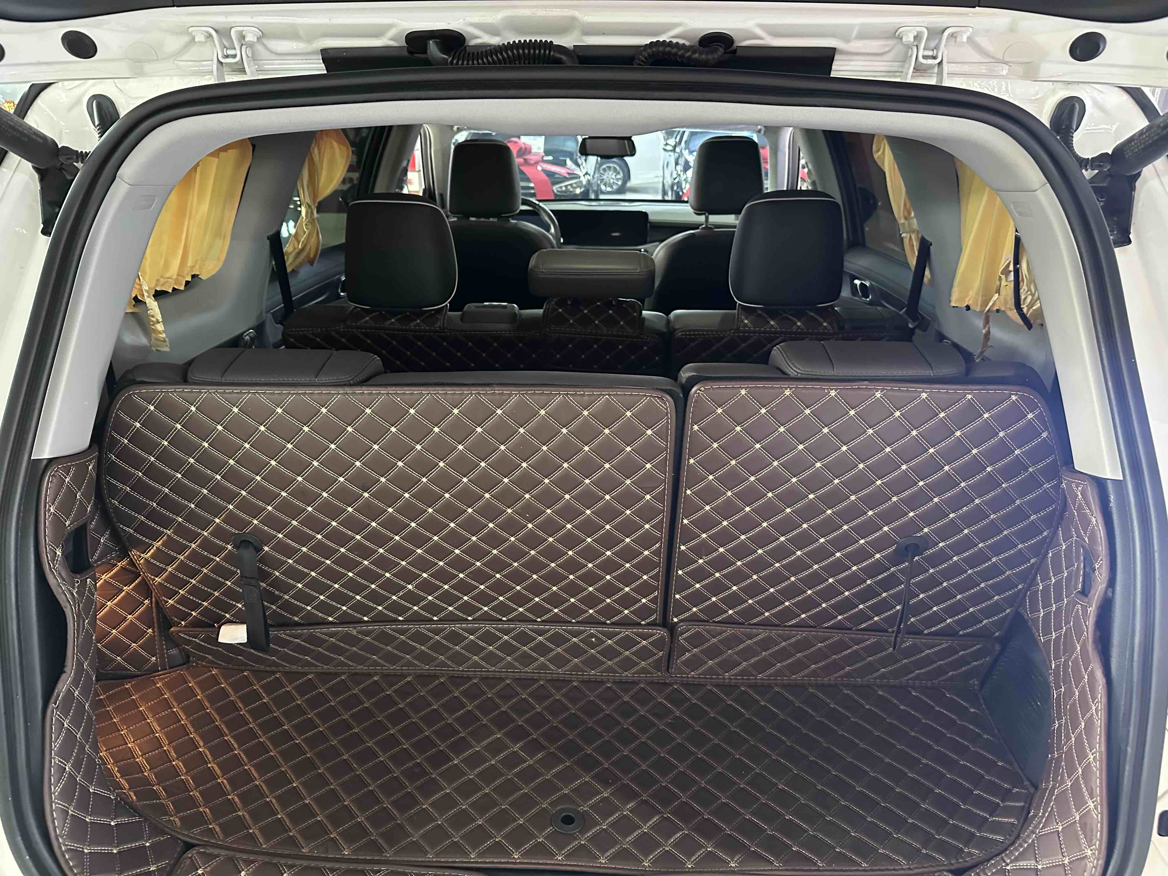 Ford Equator 2023 car image #20