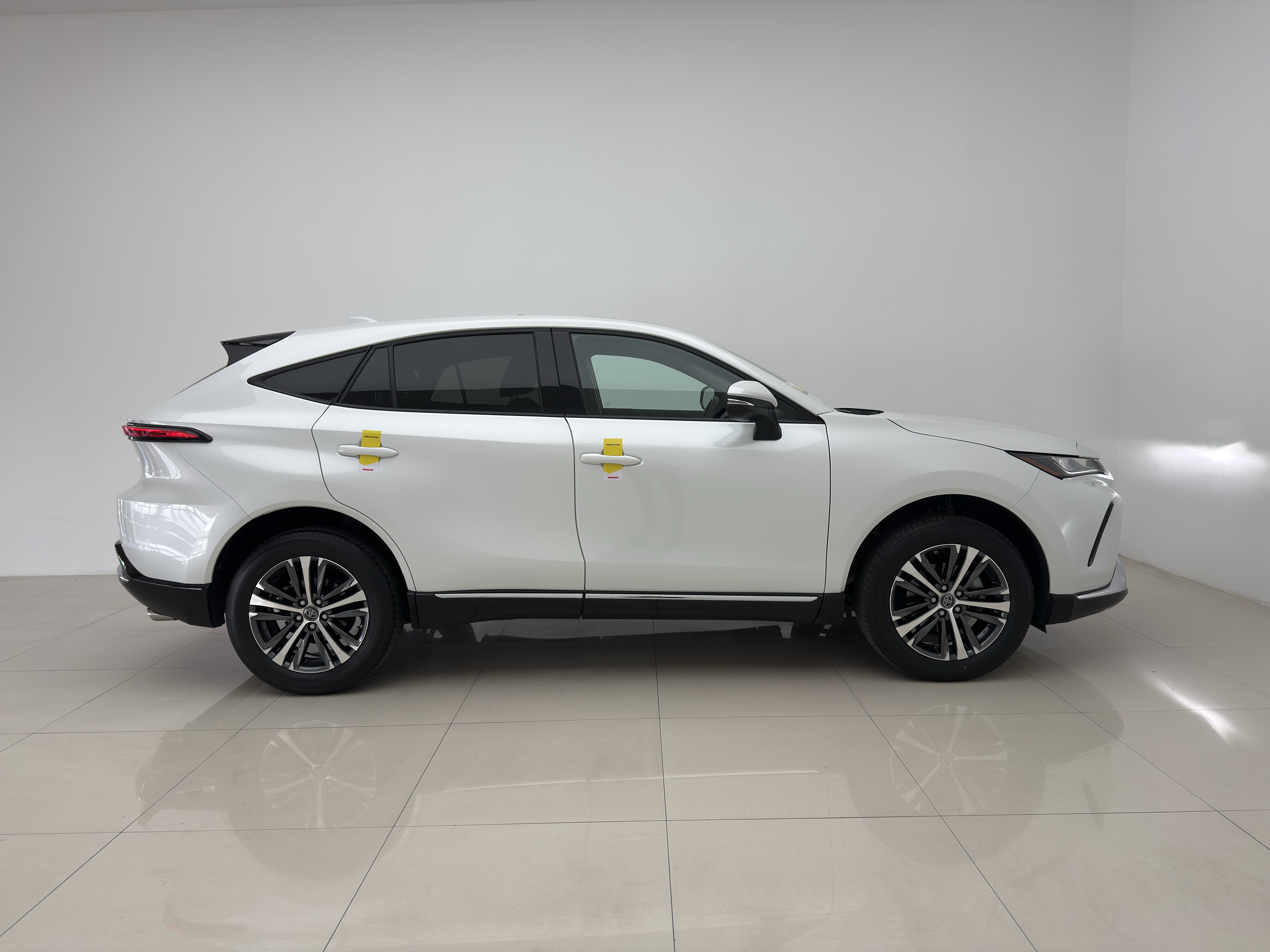 Toyota Venza 2024 صورة سيارة #20