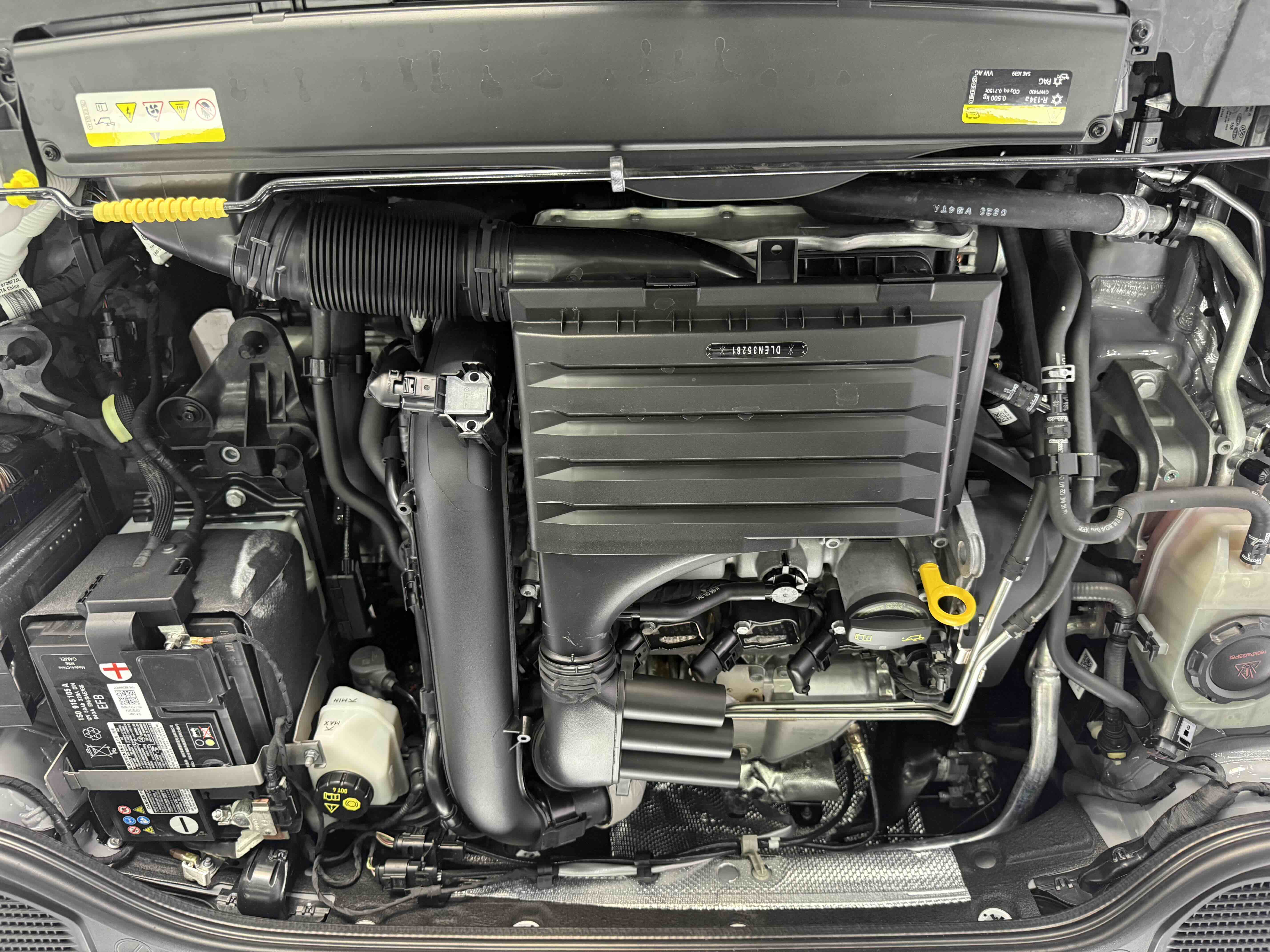 Volkswagen Golf 2023 car image #20