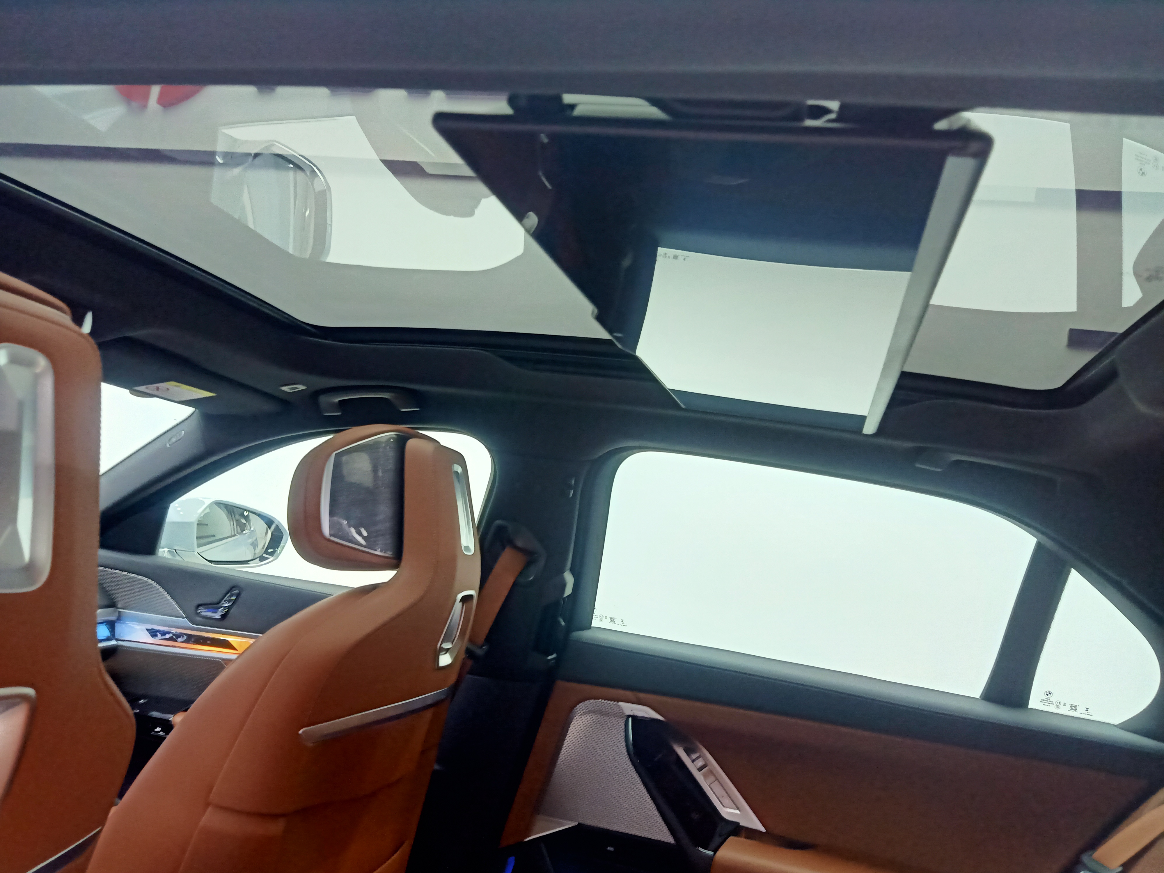 BMW i7 2023 car image #20