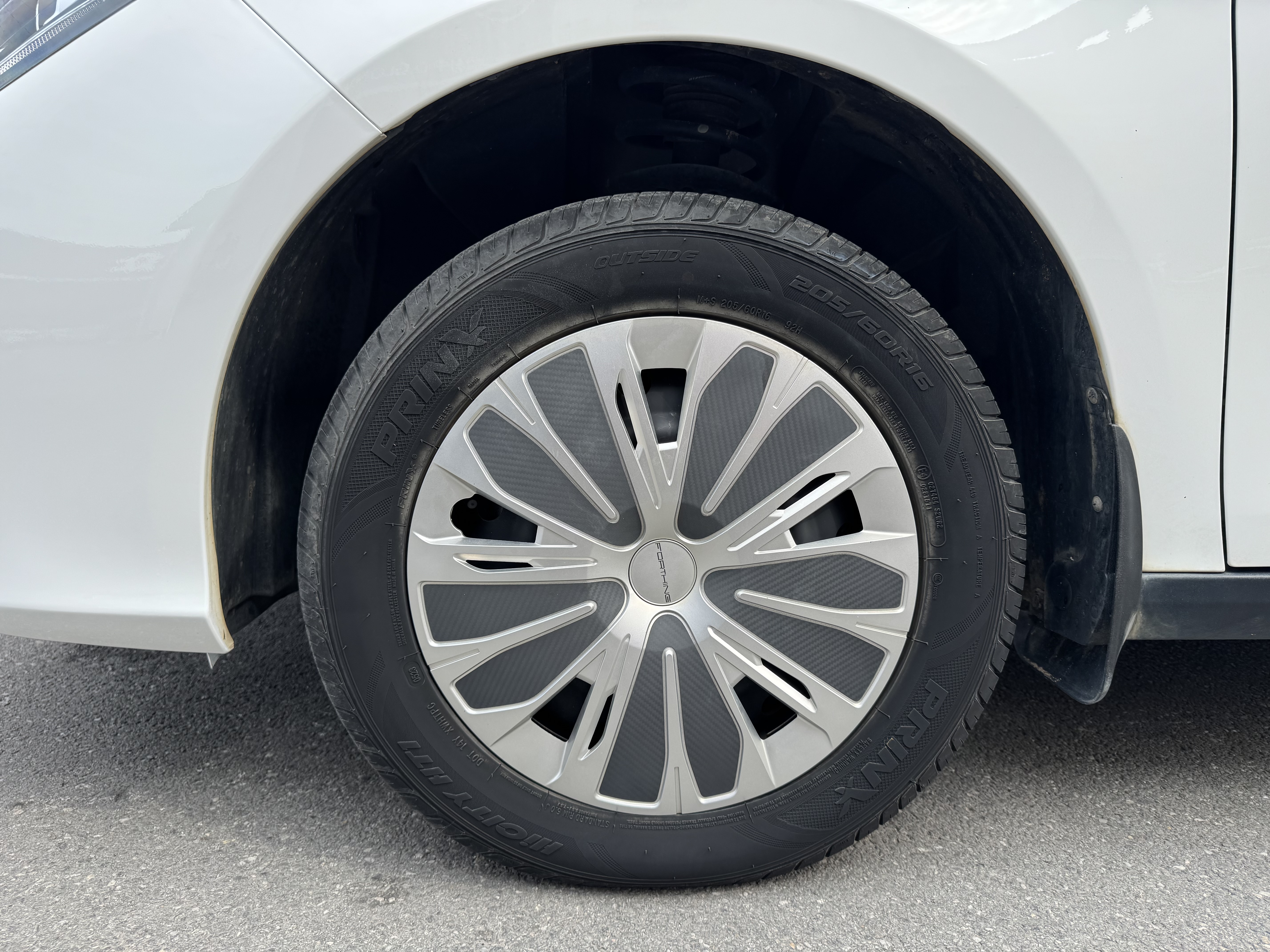 Forthing Yacht EV 2023 immagine di auto #20