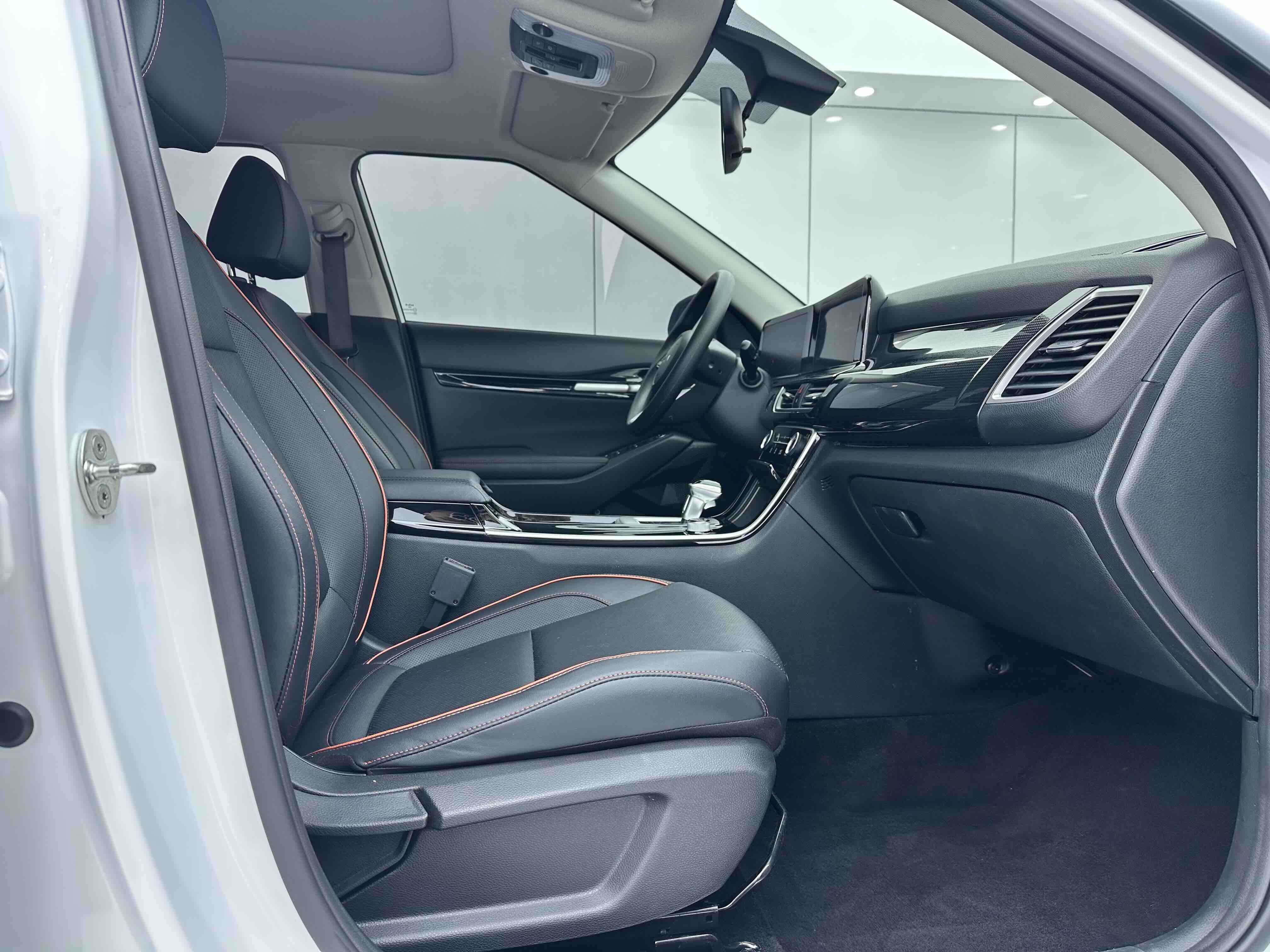 Kia Seltos 2024 car image #20