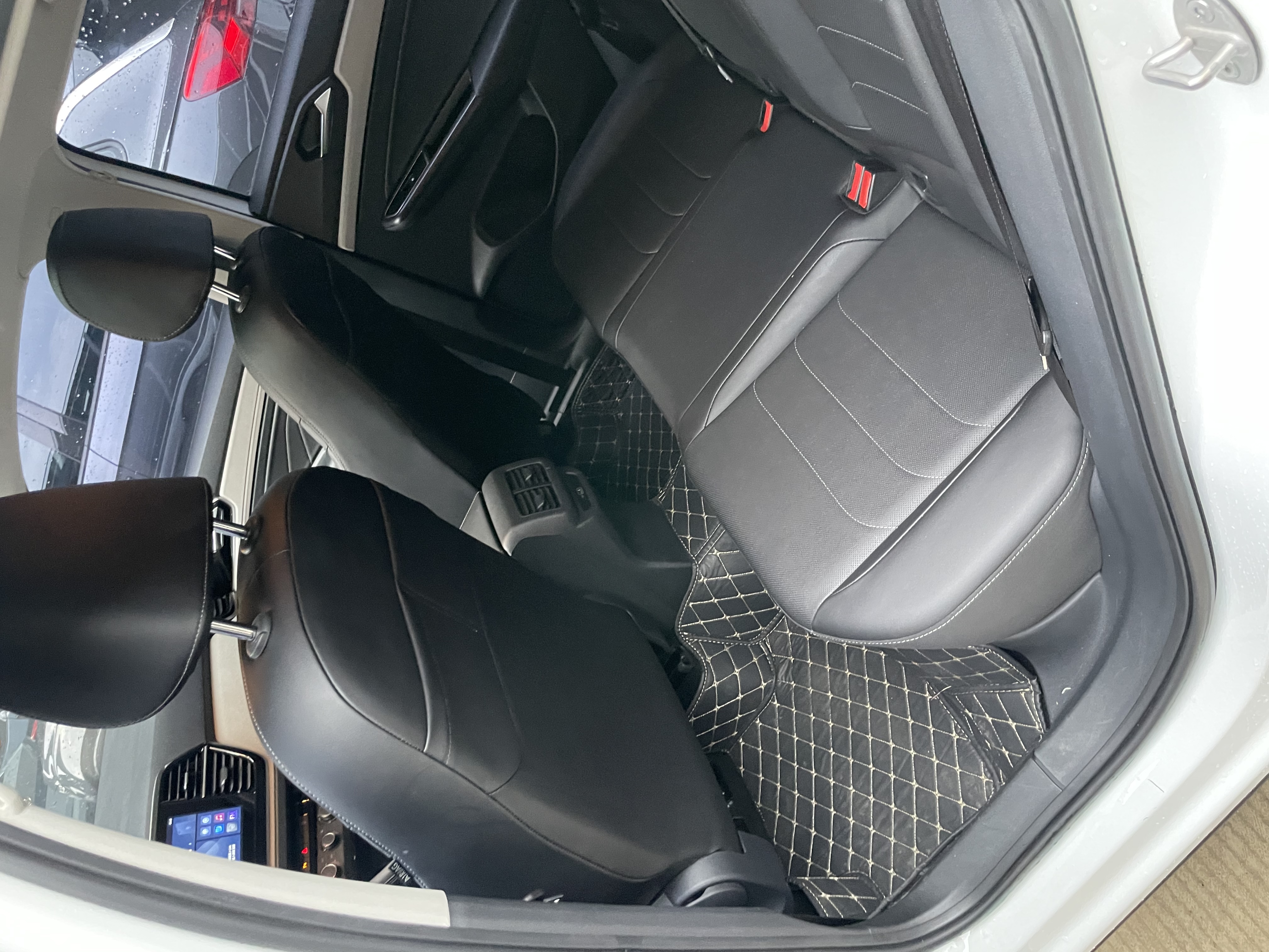 VS5 2024 car image #20