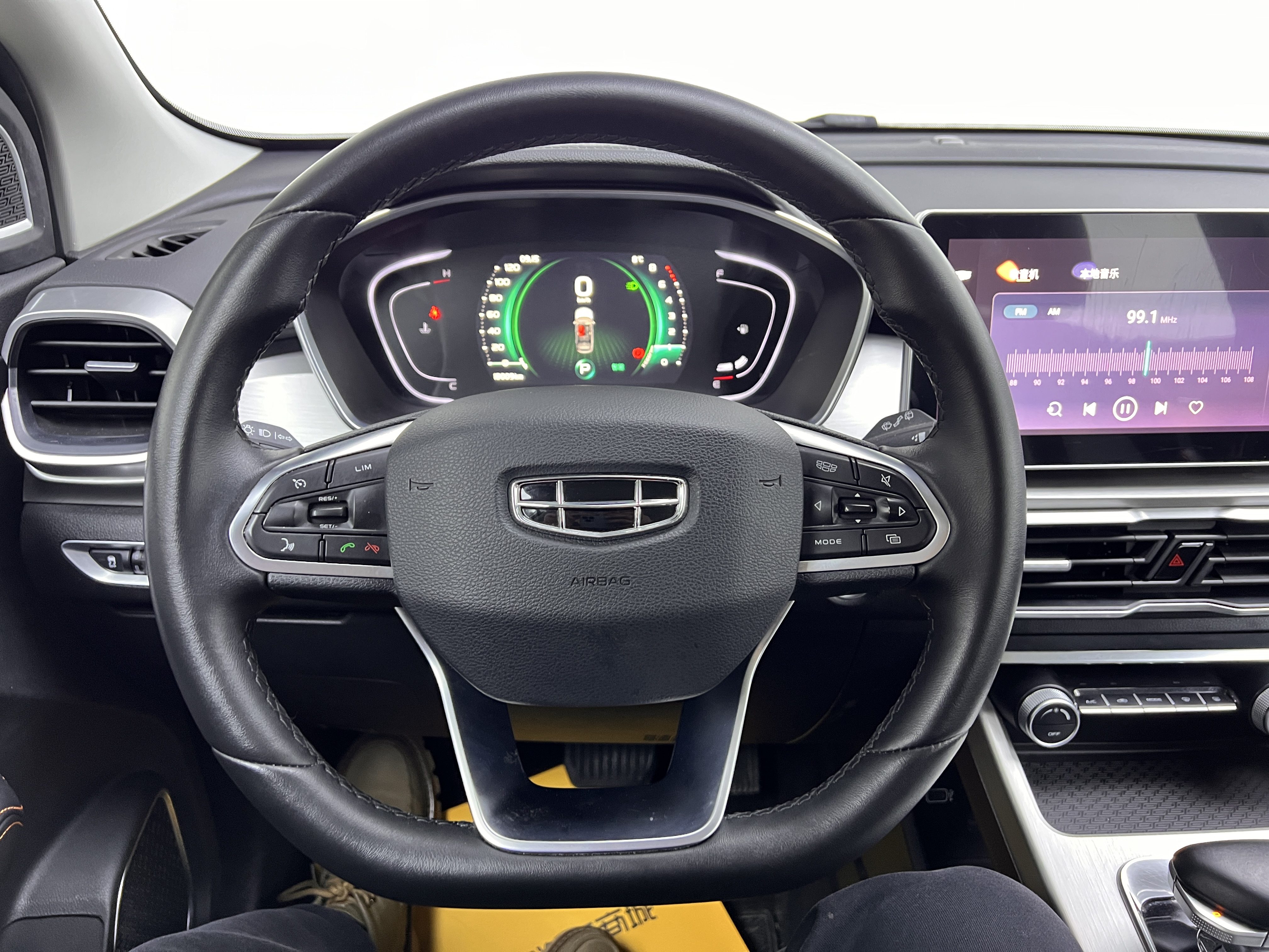 GEELY Coolray 2024 #20 GEELY Coolray 2024 car image #20