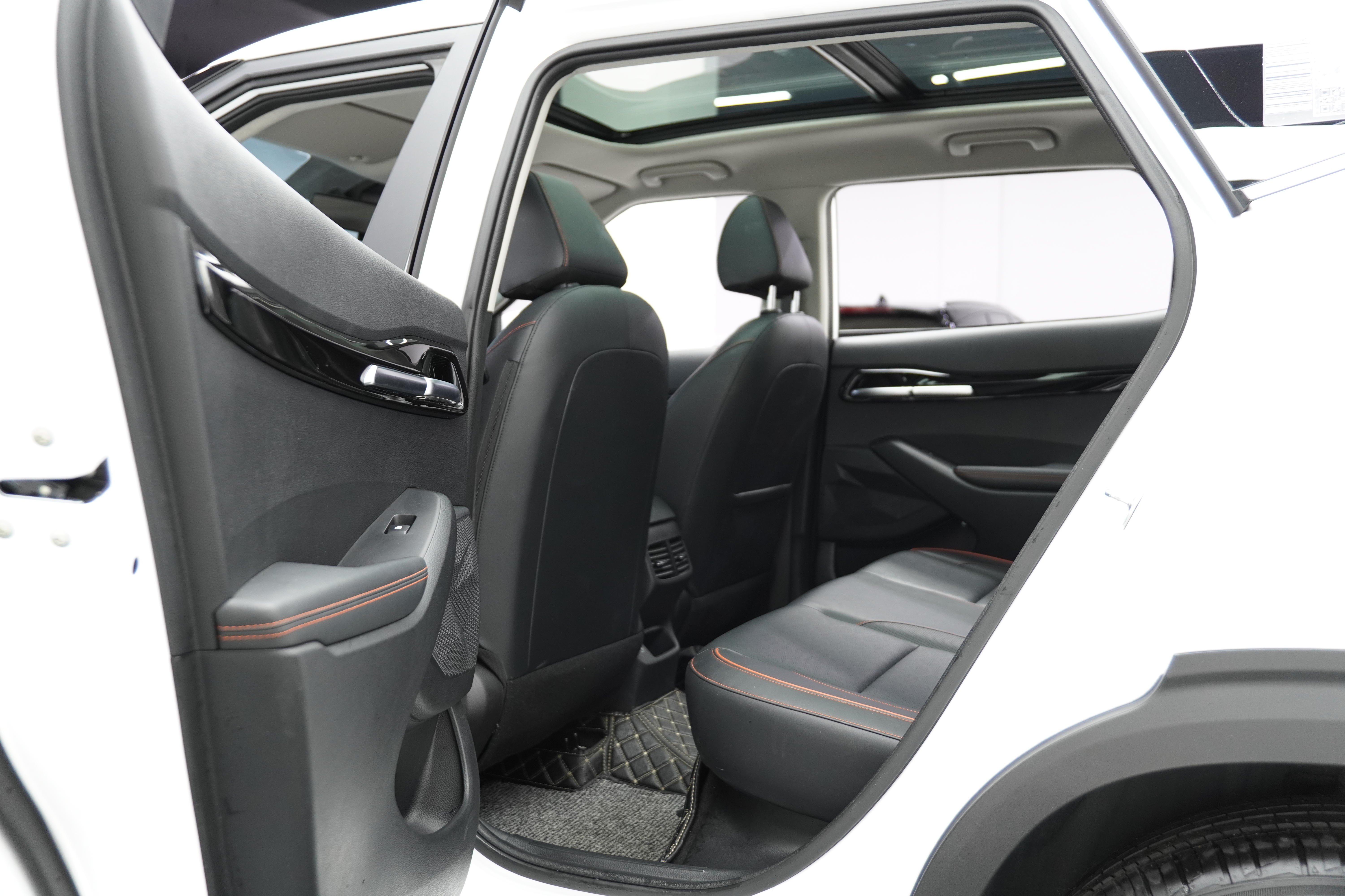 Kia Seltos 2024 car image #20
