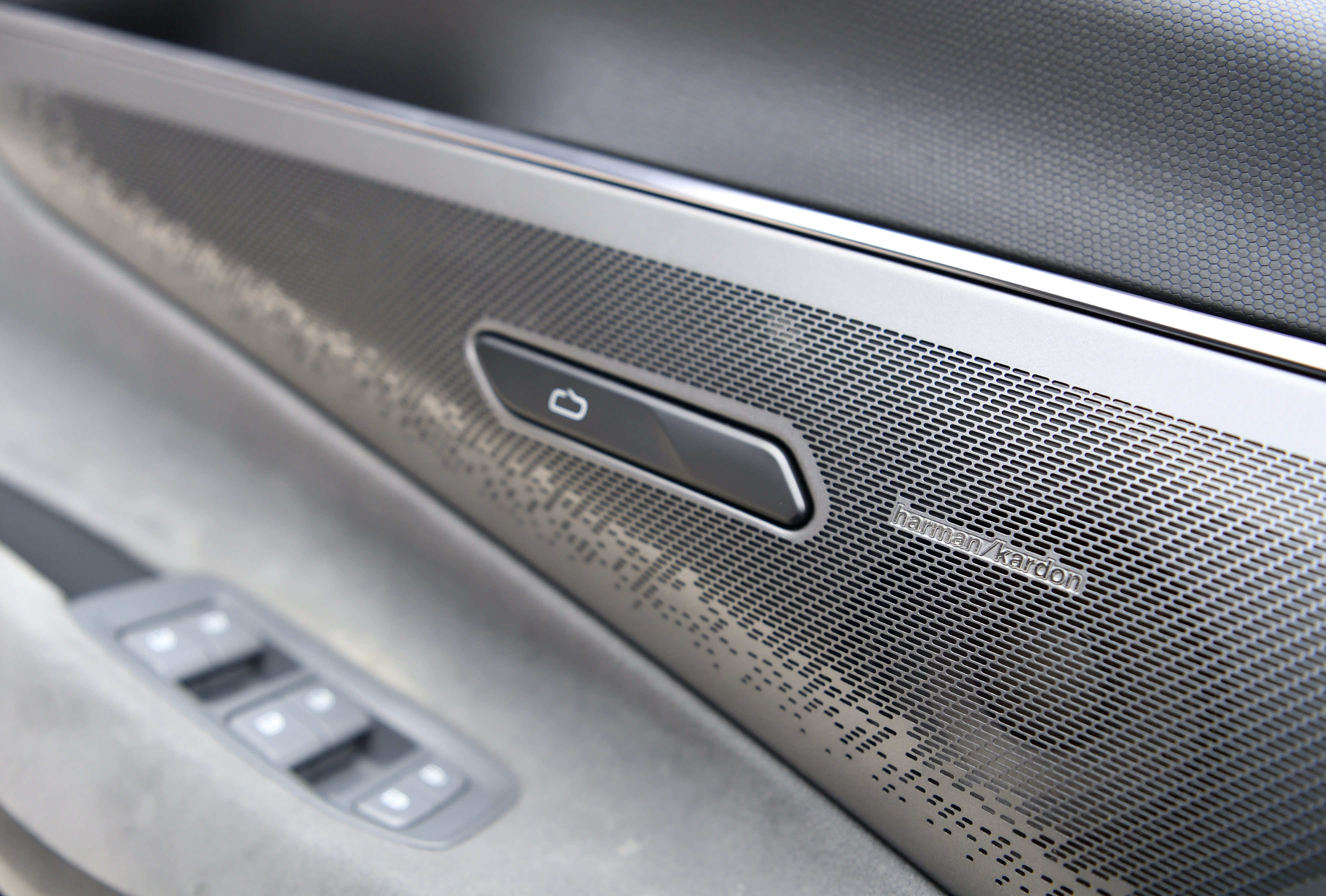 Lynk & Co 08 EM-P 2024 car image #20