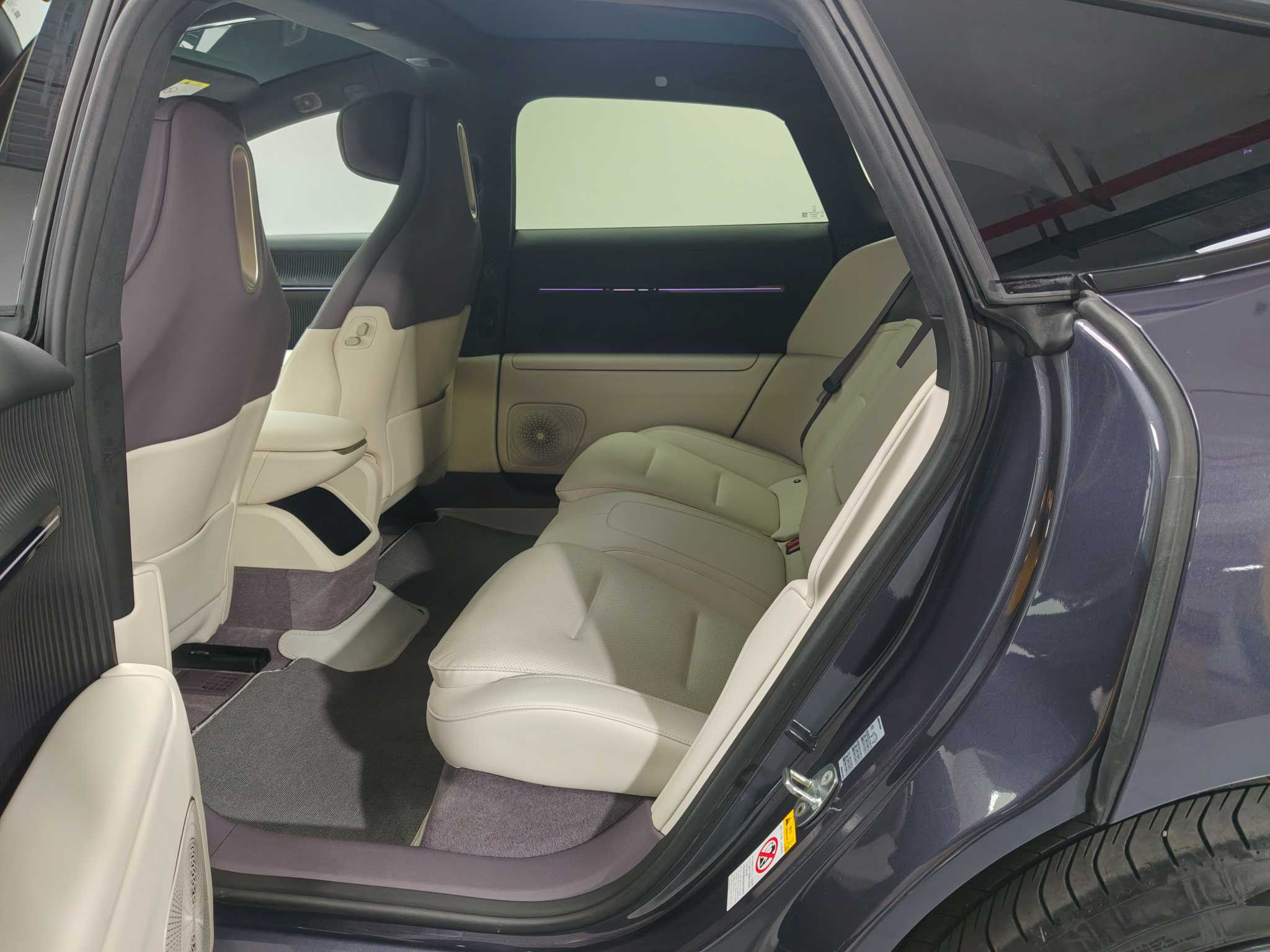 Avatr 12 2023 car image #20