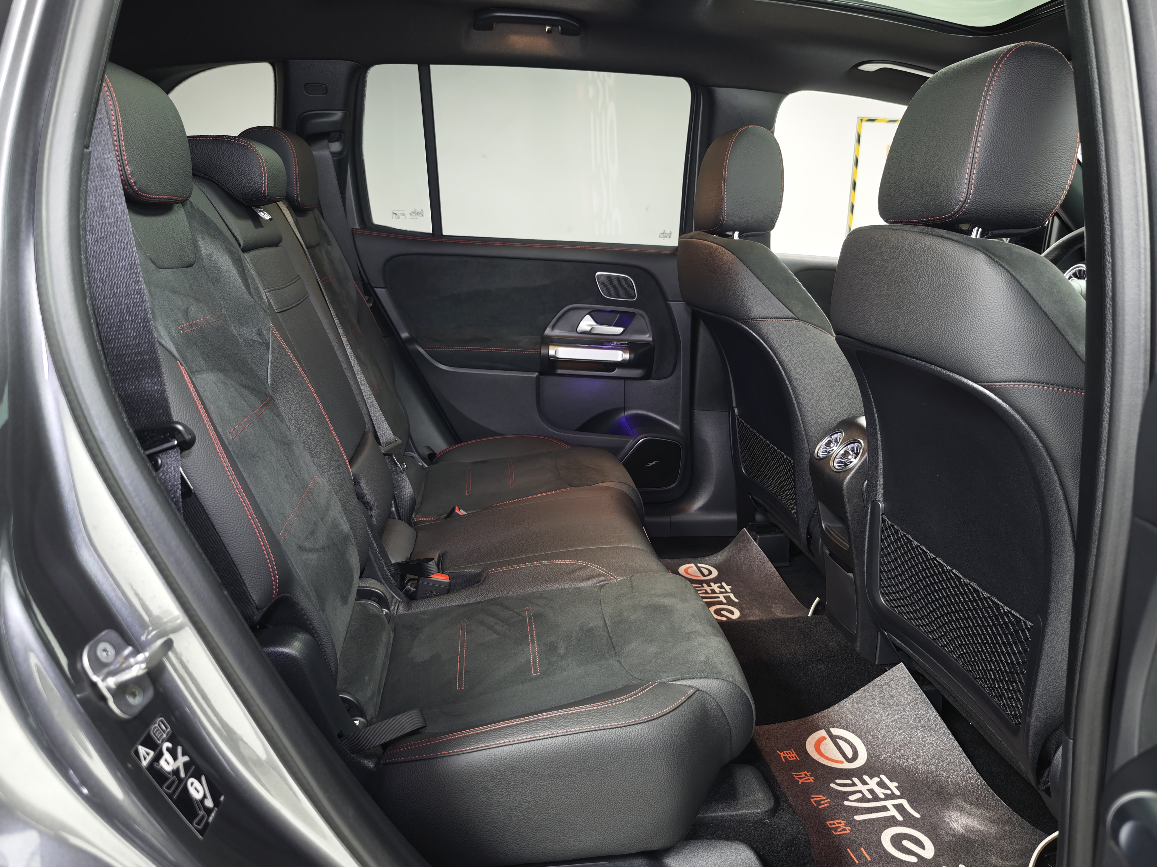 Mercedes-Benz GLB AMG 2025 car image #20