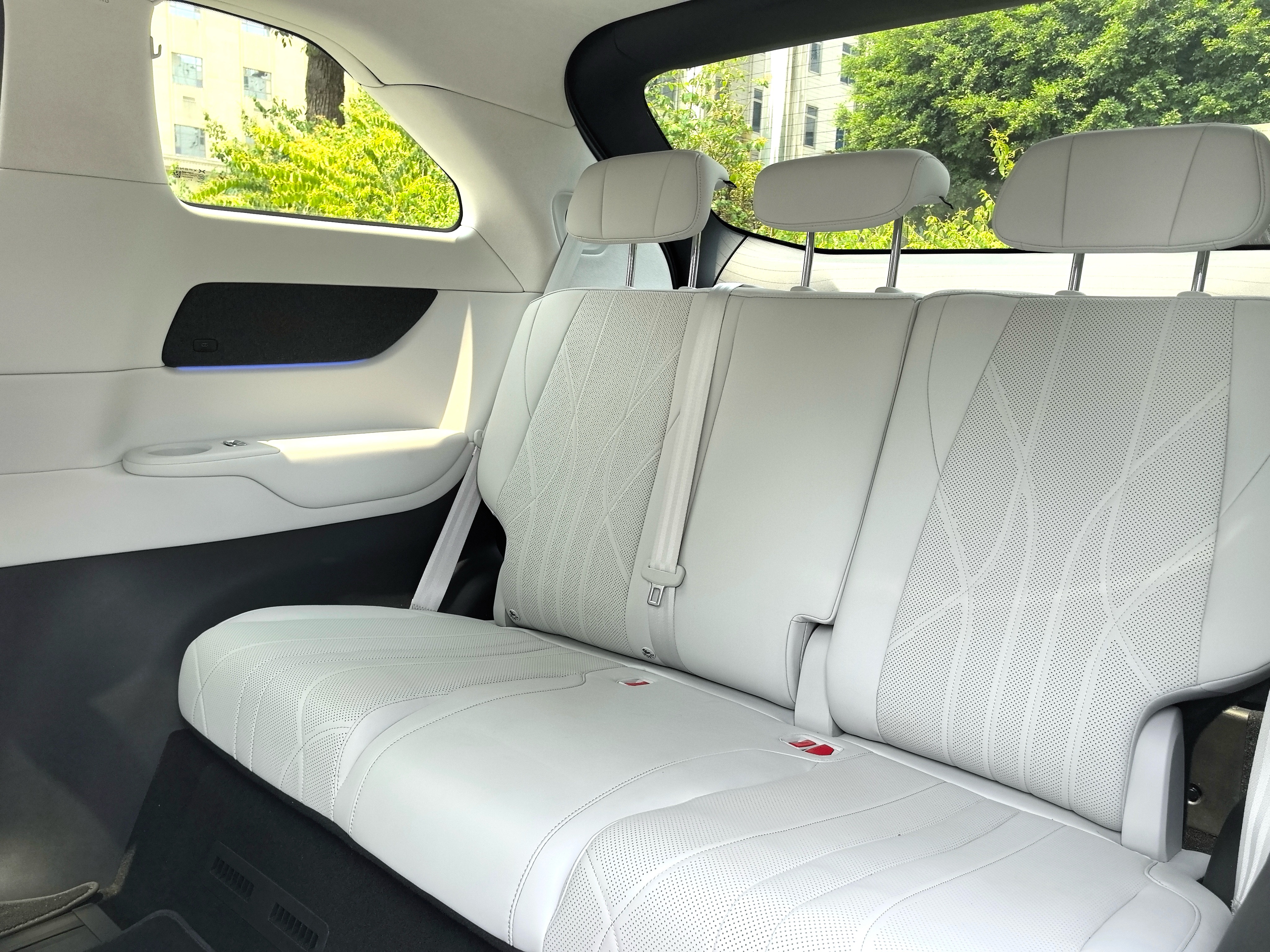 小鹏 小鹏X9 2025 汽车图片 #20