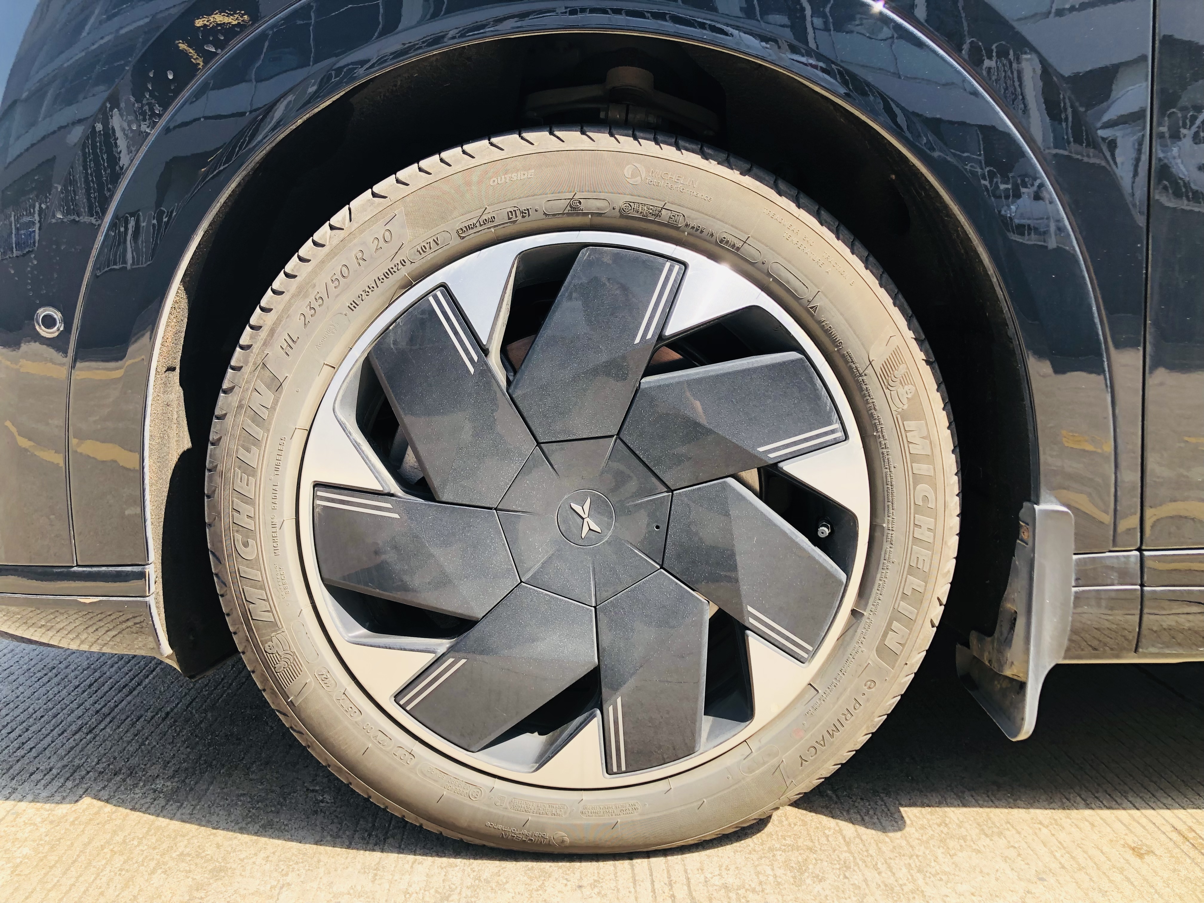 Xpeng X9 2025 изображение автомобиля #20