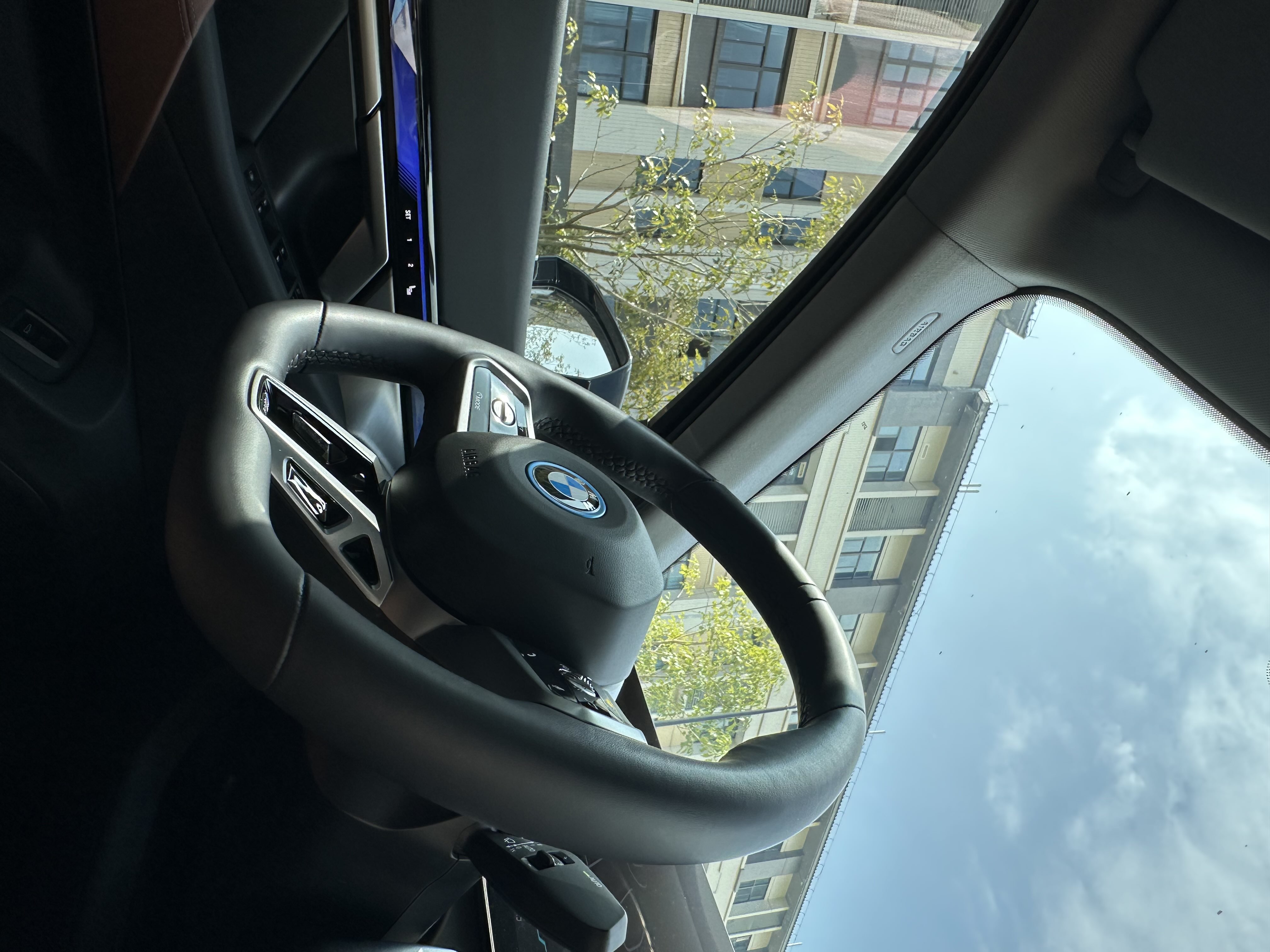 BMW i5 M60 2024 #20 BMW i5 M60 2024 car image #20