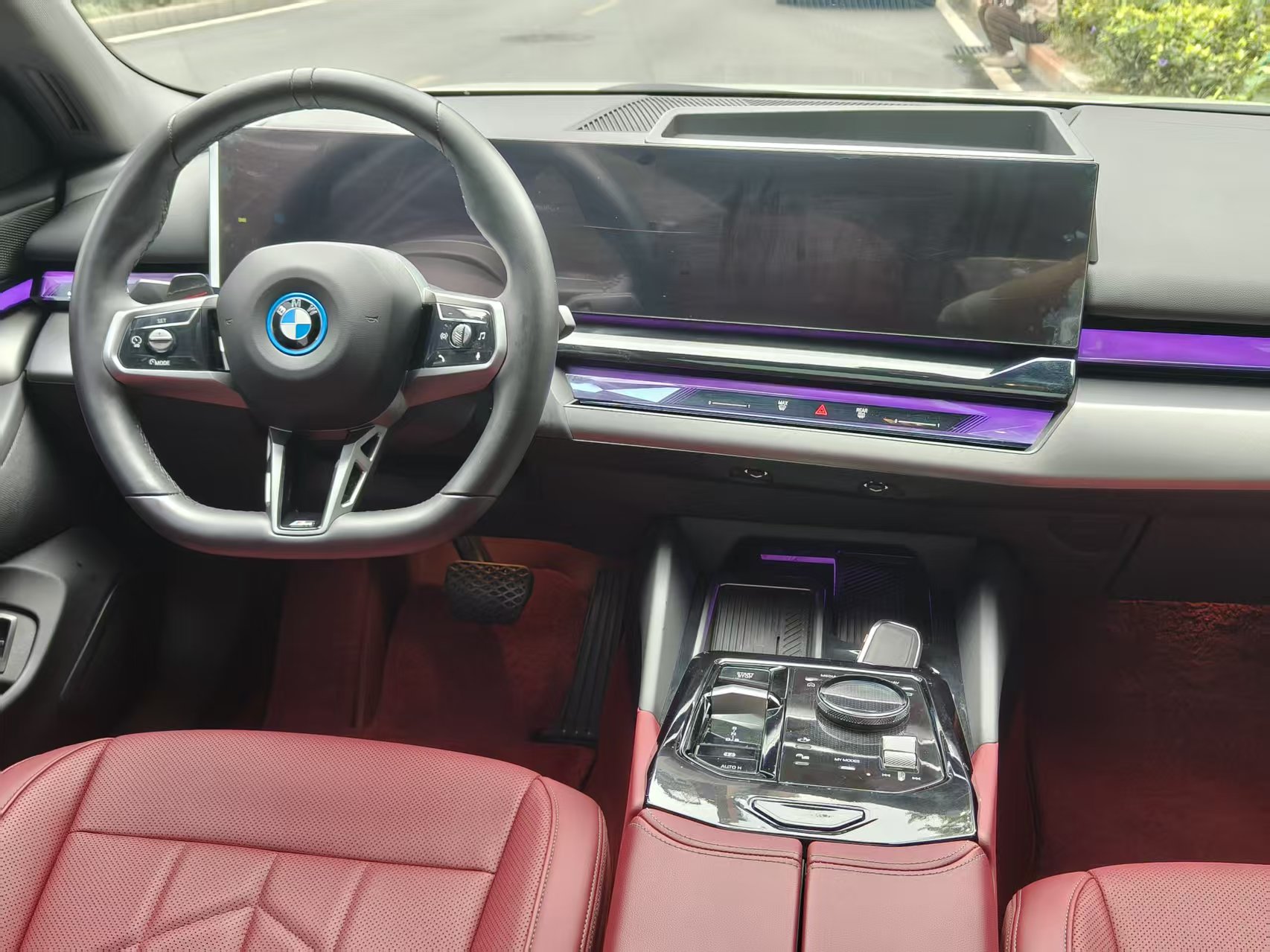 BMW i5 M60 2024 car image #20