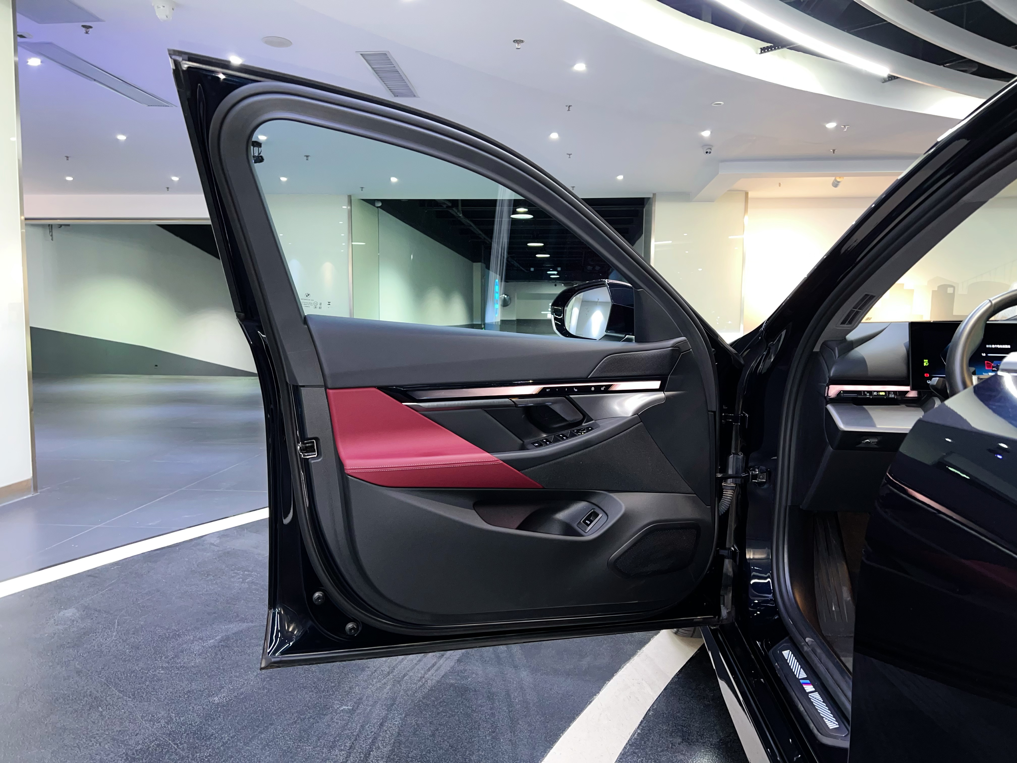 BMW i5 M60 2024 #20 BMW i5 M60 2024 car image #20