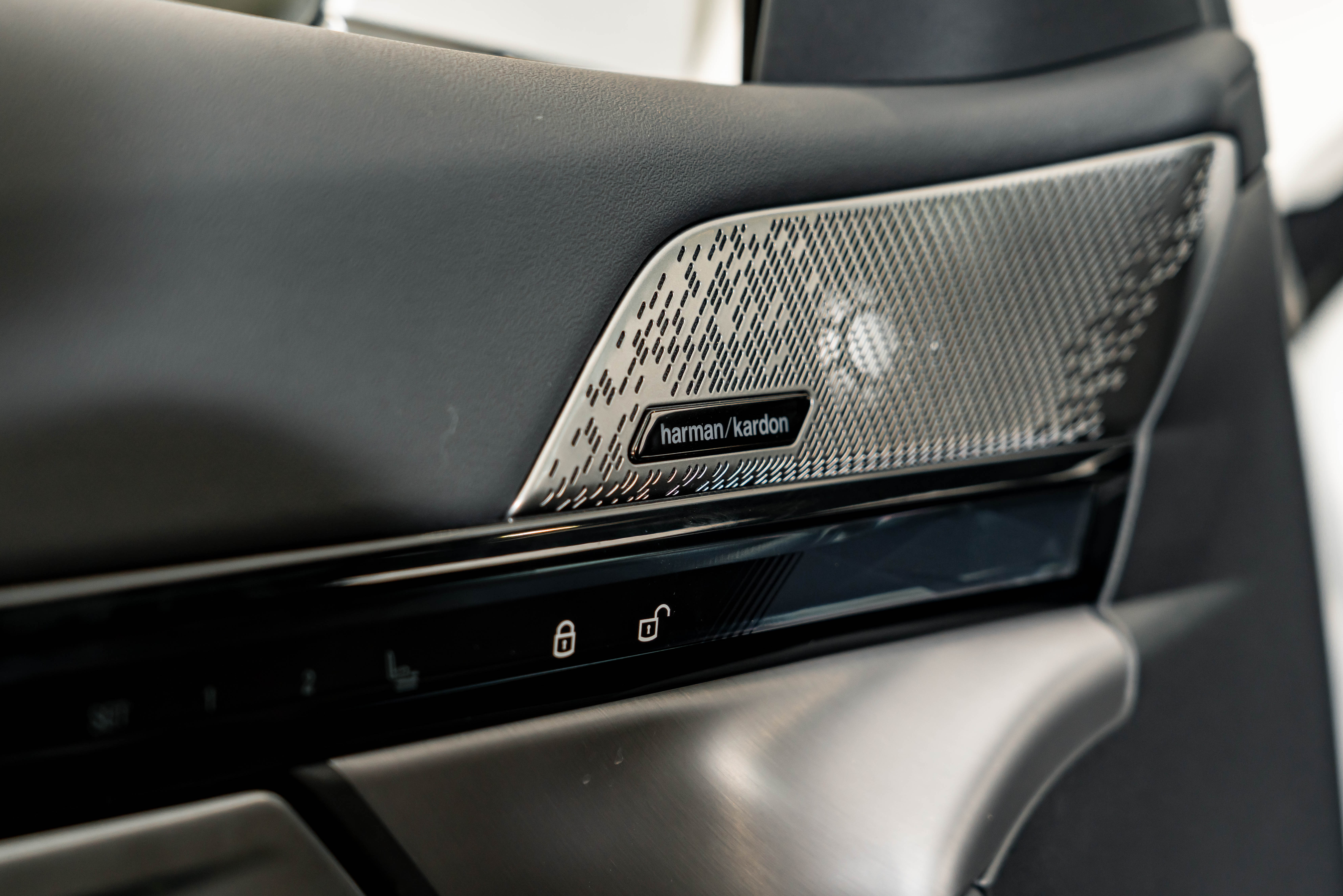 BMW 5 Series 2025 car image #20