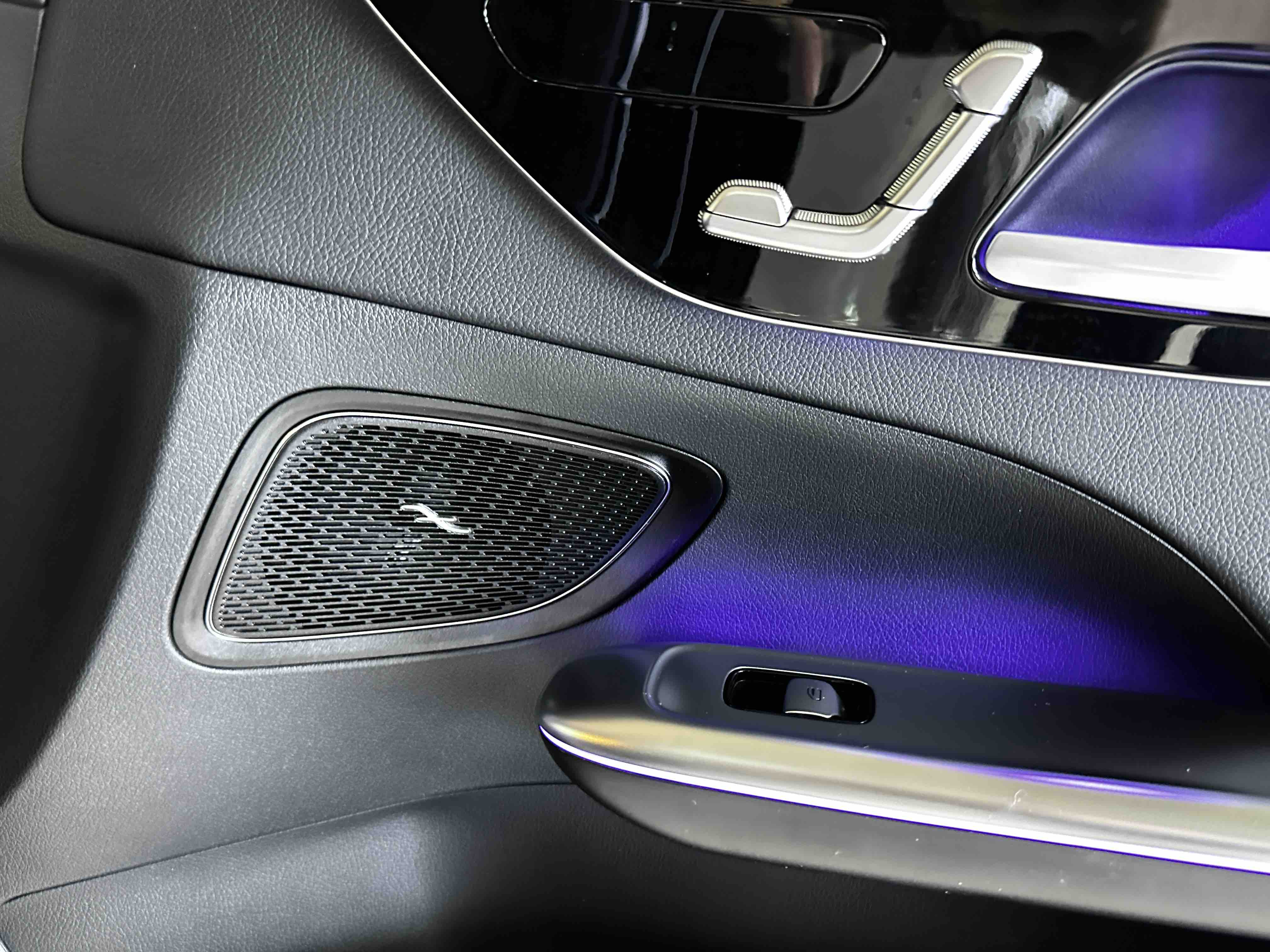 Mercedes-Benz C Class 2024 صورة سيارة #20