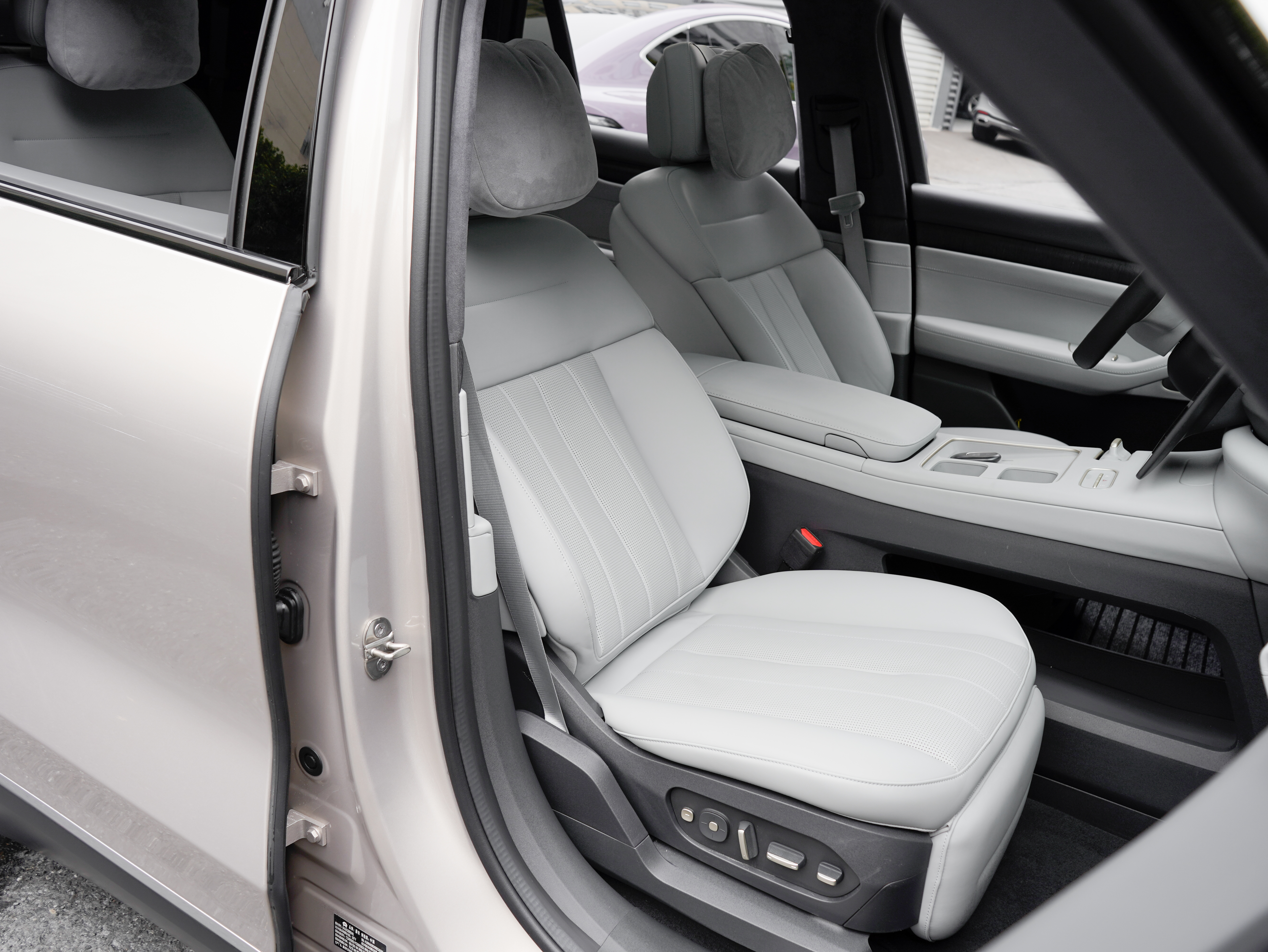 NIO ES8 2024 изображение автомобиля #20