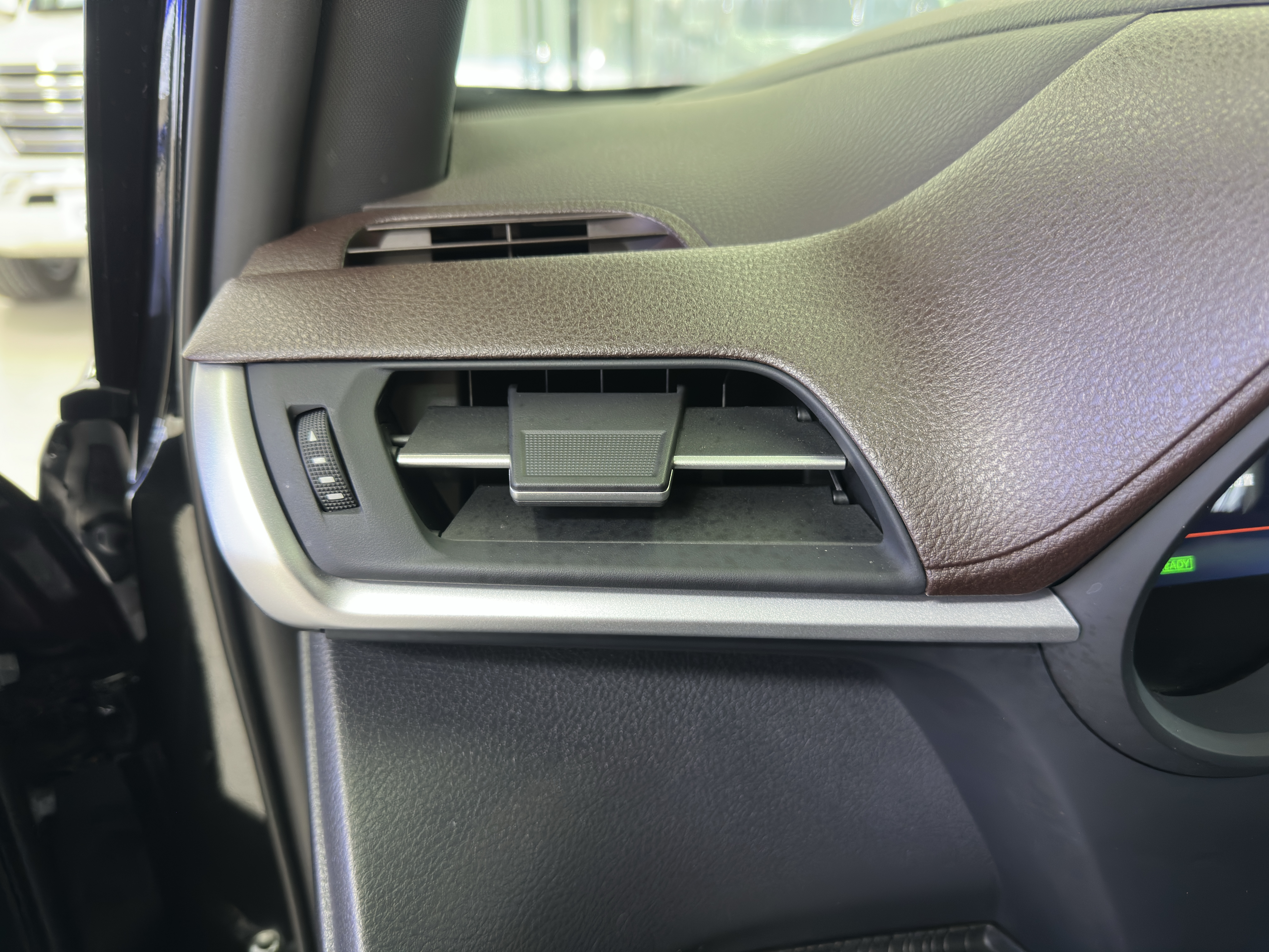 Toyota Granvia 2024 #20 Toyota Granvia 2024 car image #20