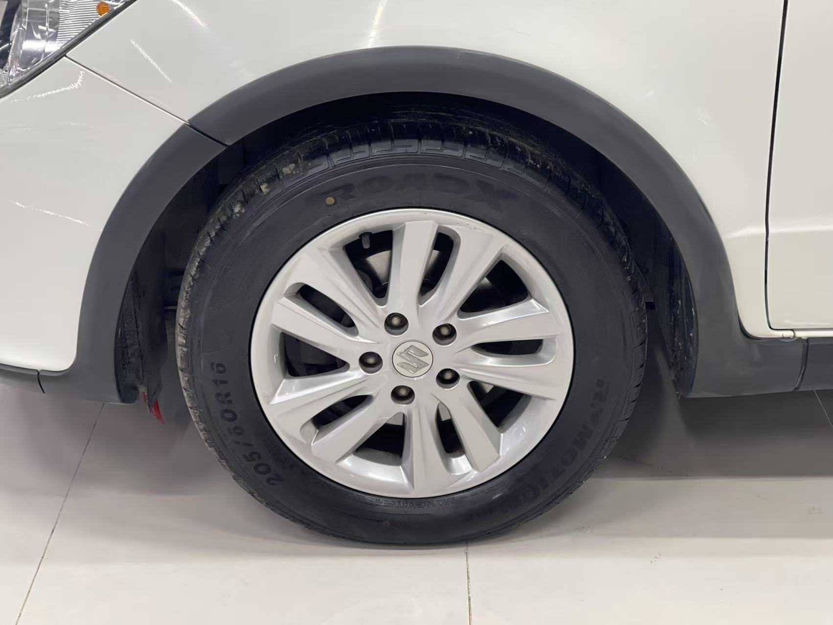 Suzuki SX4 Sedan 2015 imagem de carro #20