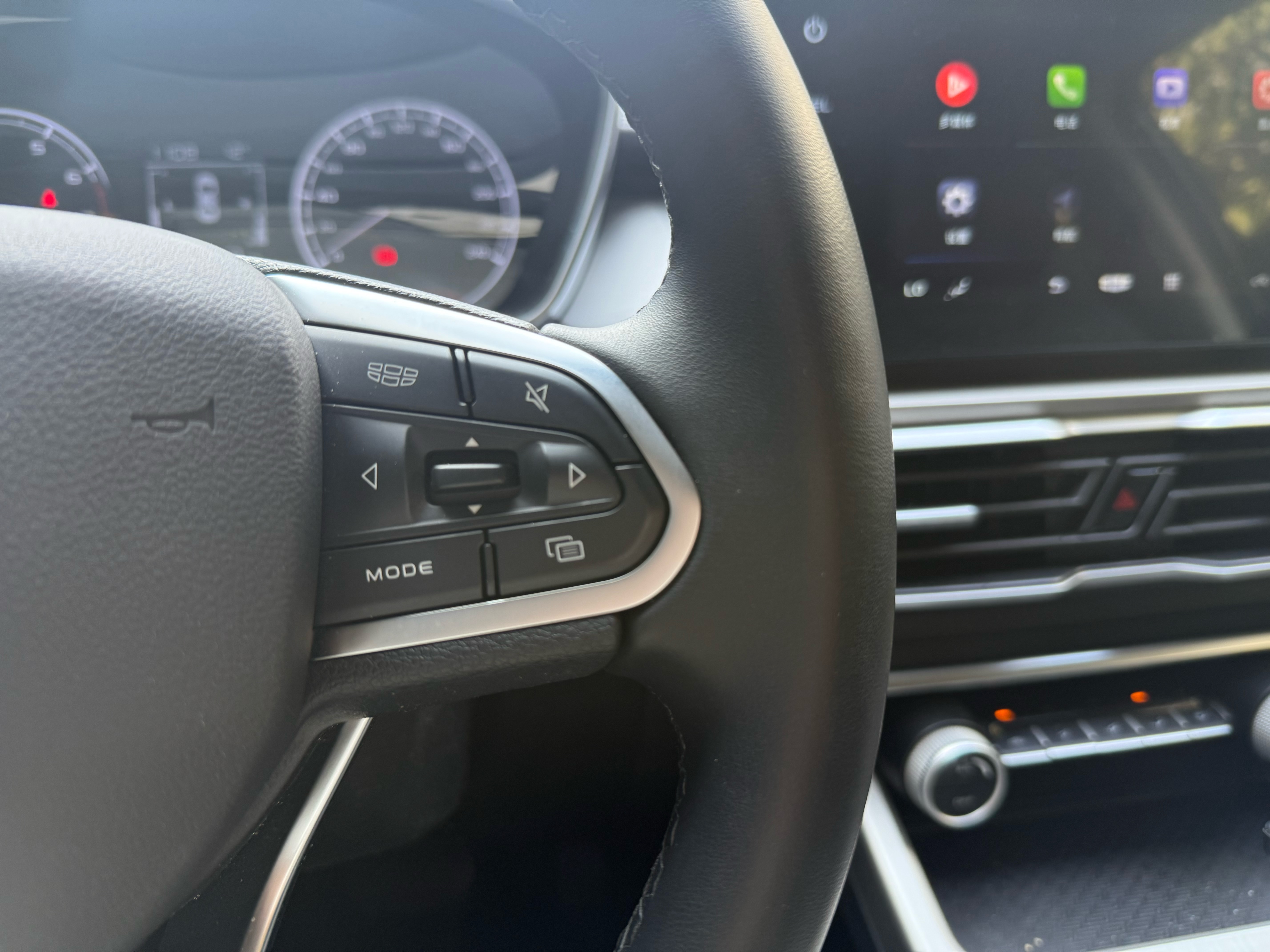 GEELY Coolray 2025 #20 GEELY Coolray 2025 car image #20
