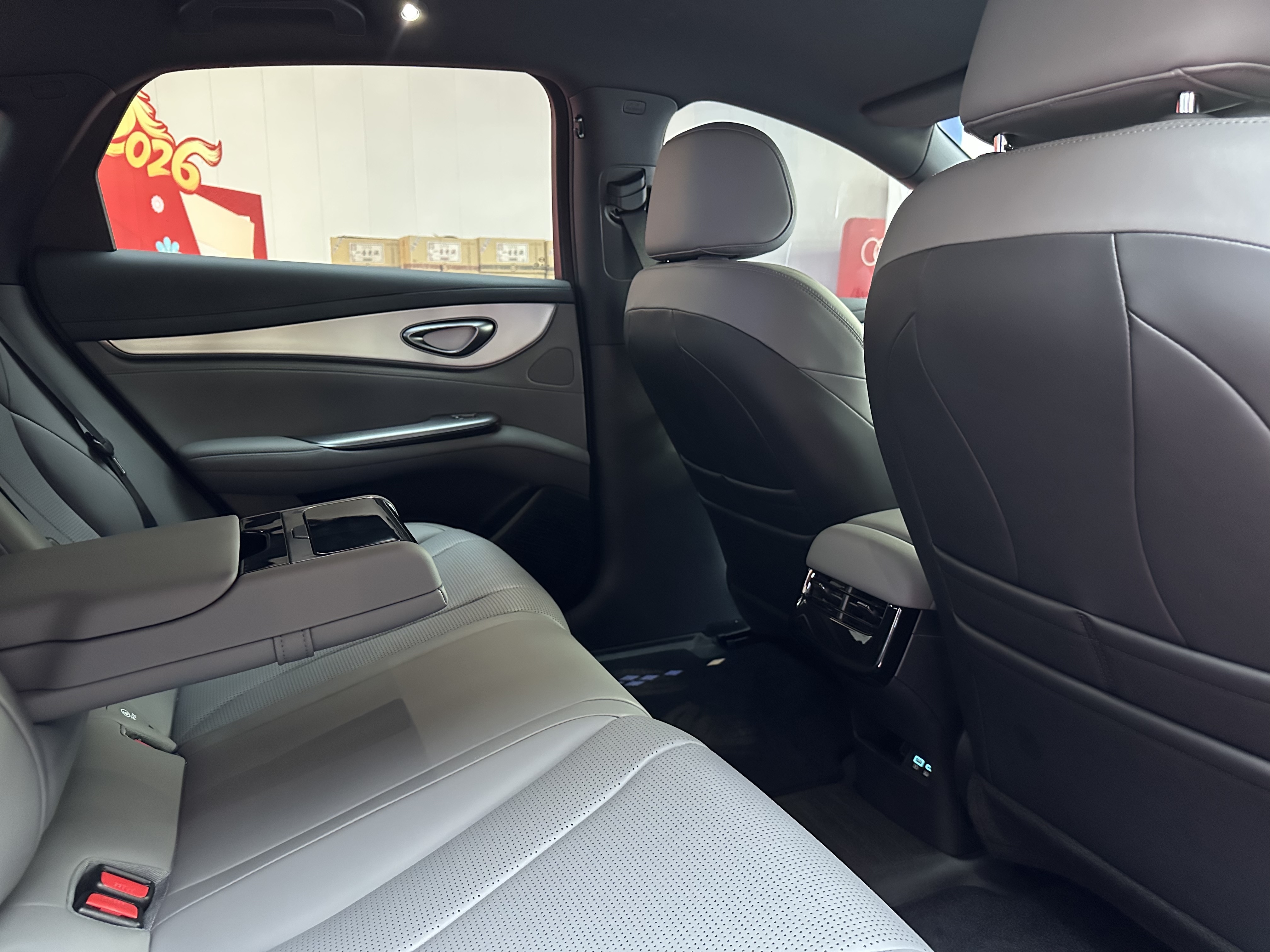 BYD Seal 07 DM-i 2025 imagem de carro #20