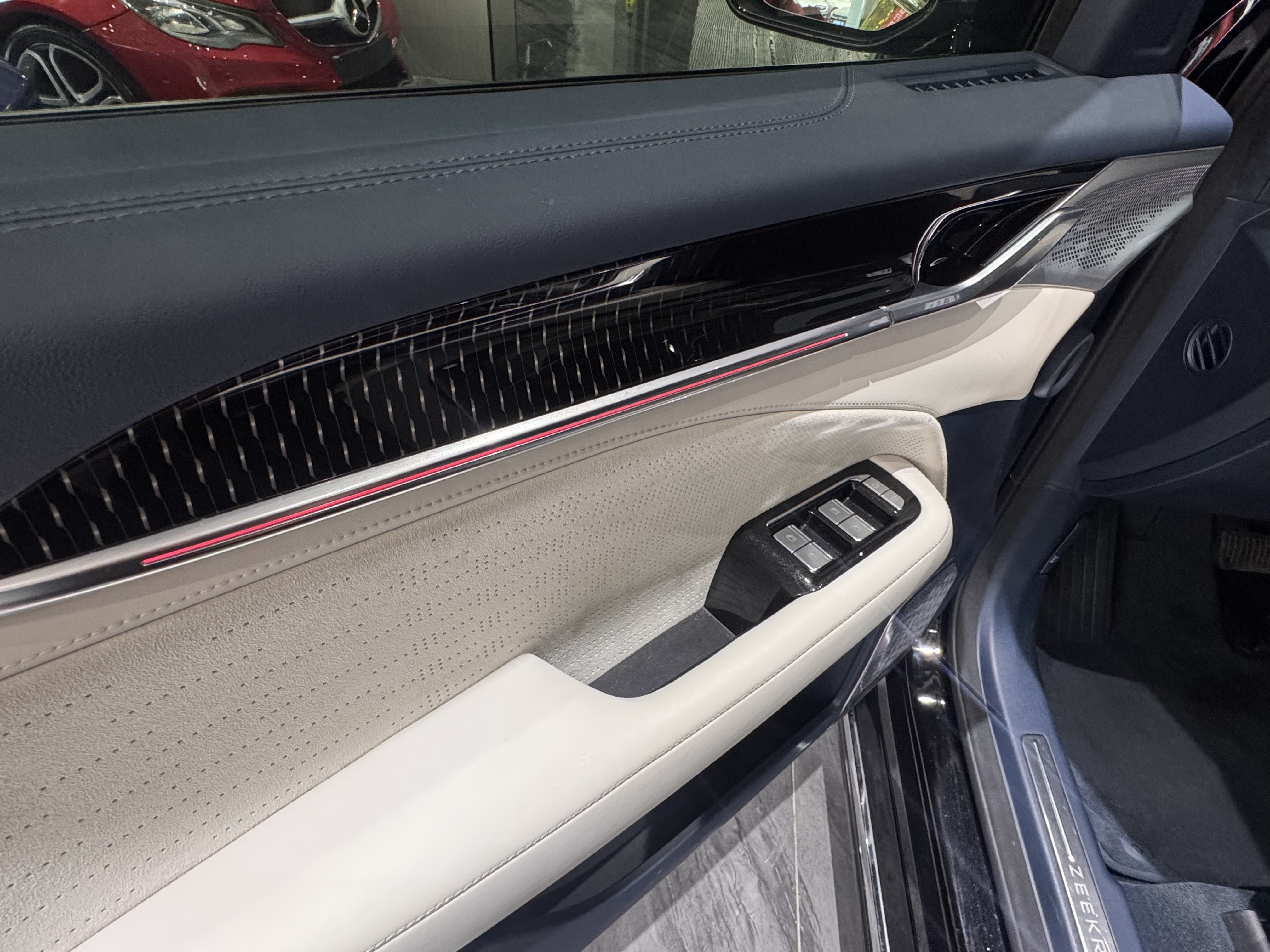 极氪 极氪009 2024 汽车图片 #20