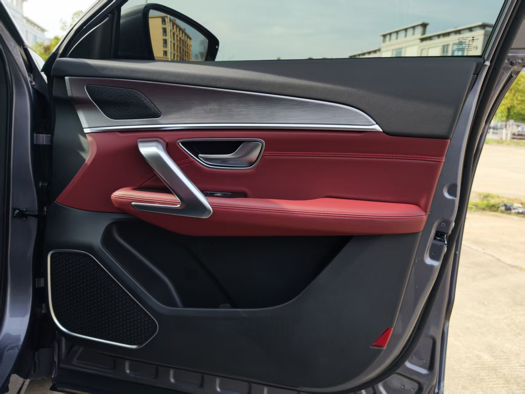 X70 PLUS 2025 car image #20