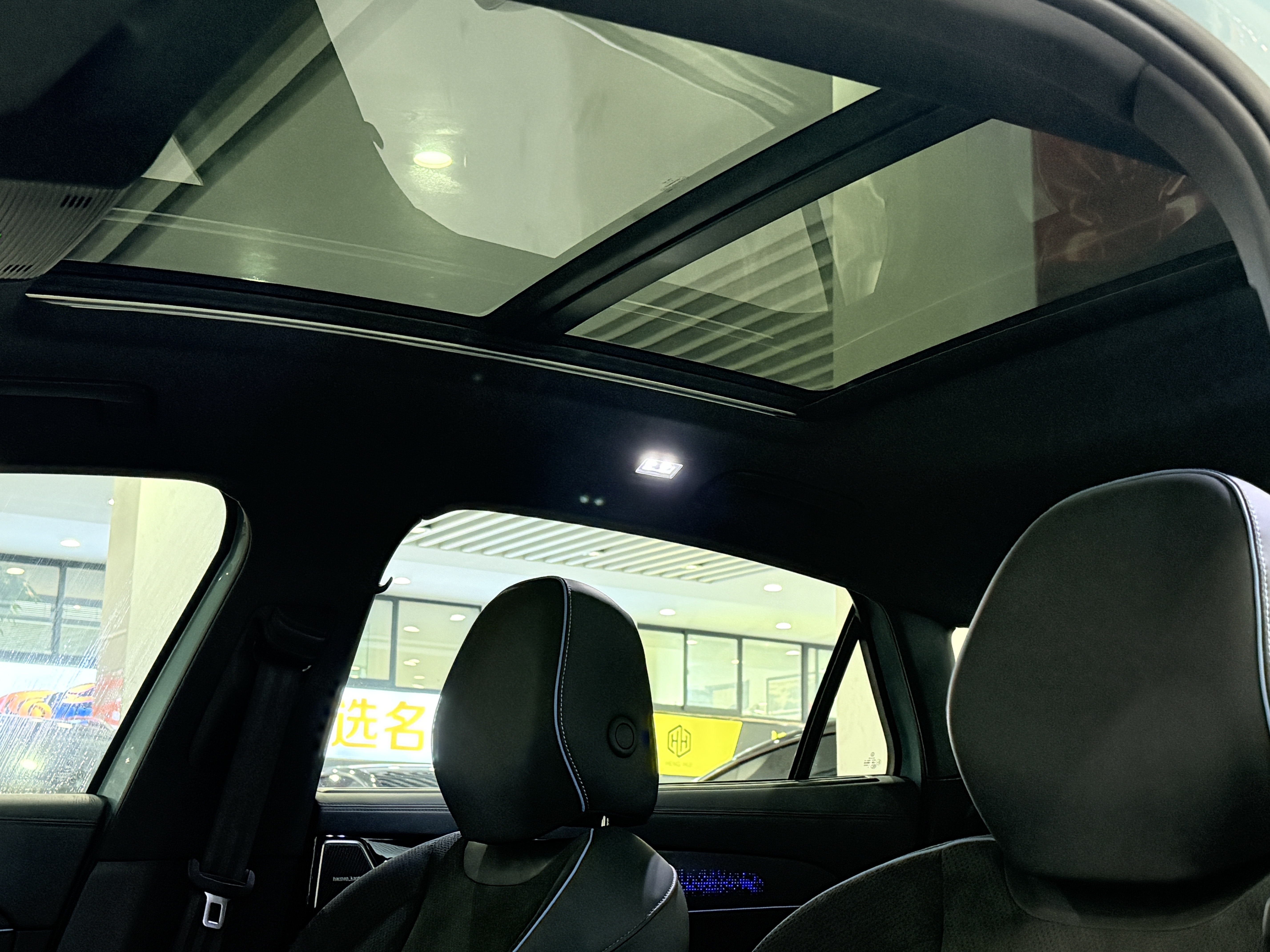 Volkswagen Passat 2024 car image #20