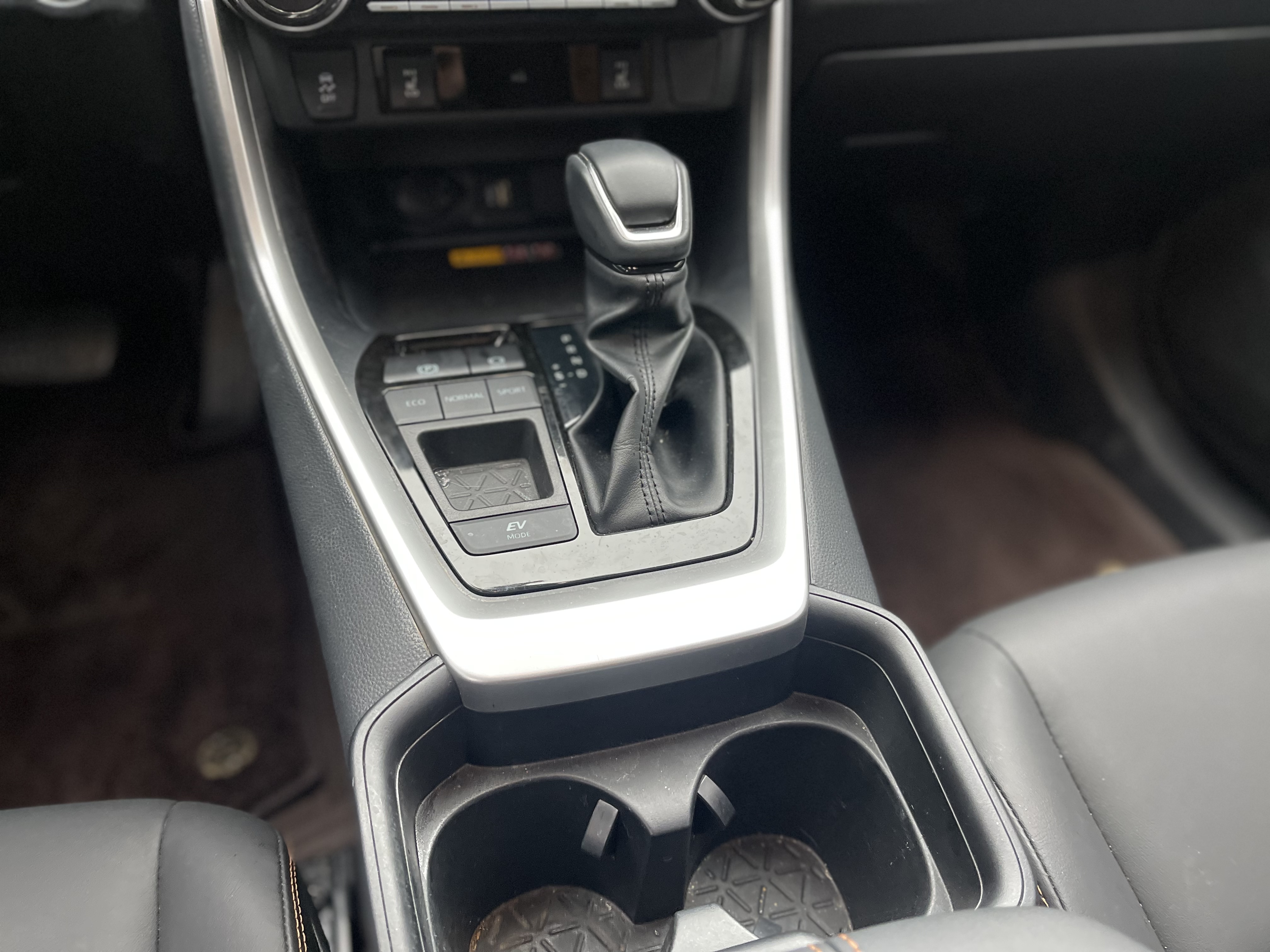 Toyota RAV4 2025 car image #20