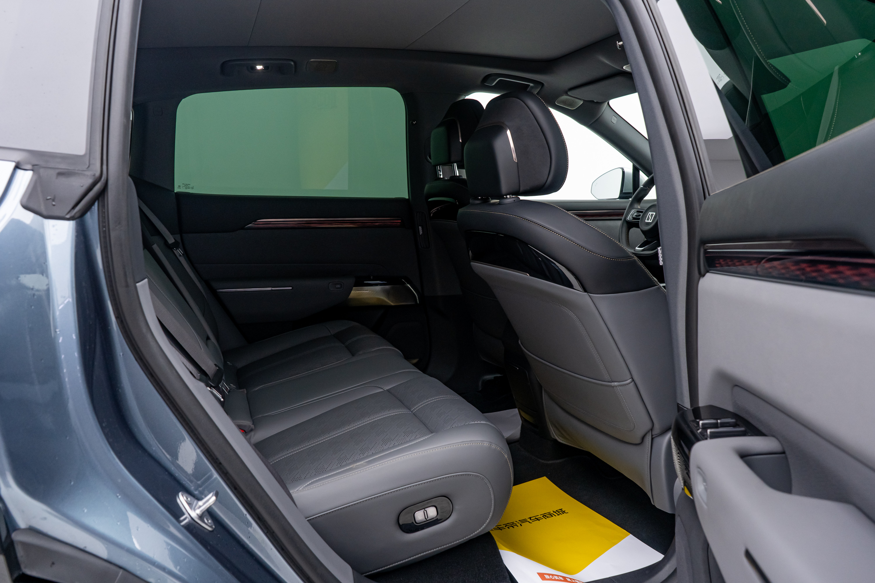 Zeekr 7X 2024 car image #20