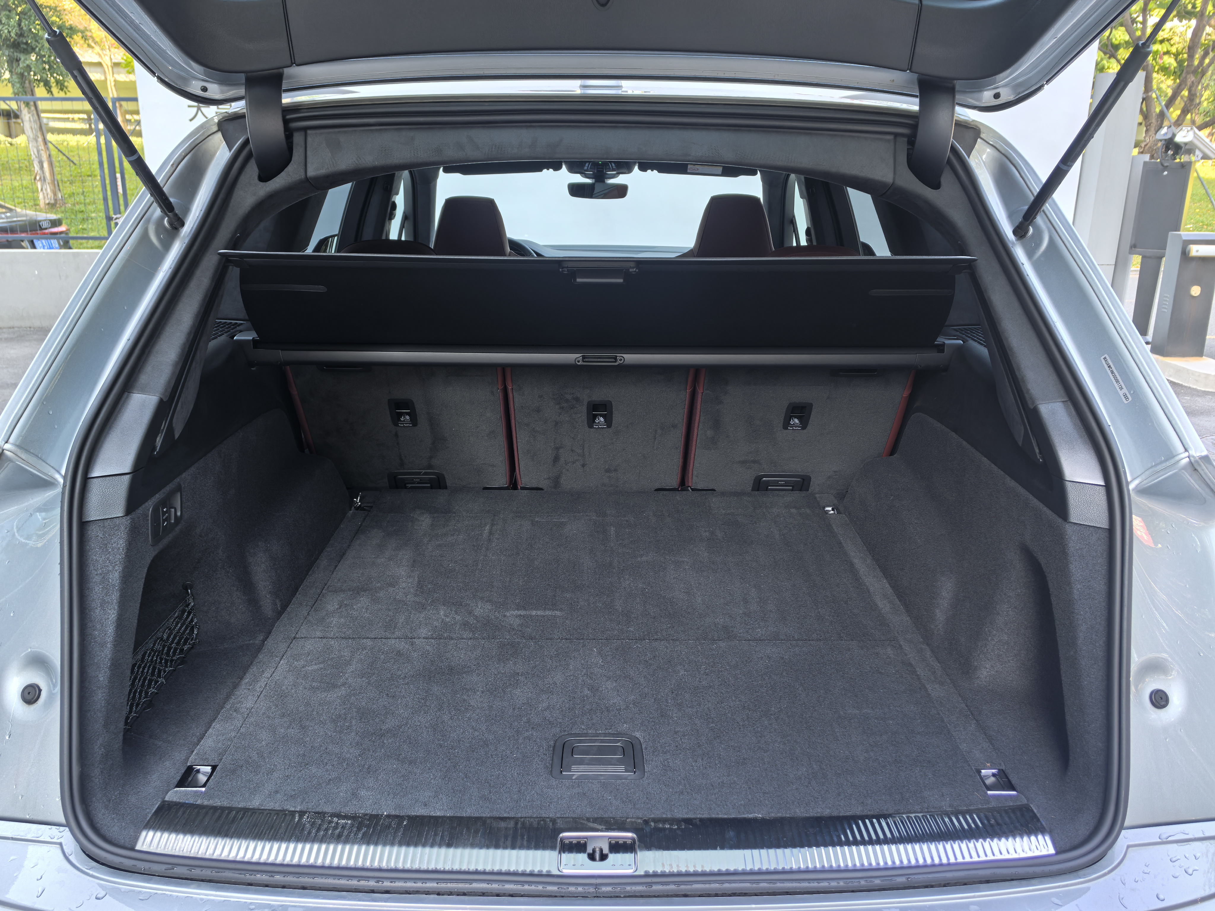 Audi SQ7 2024 car image #20