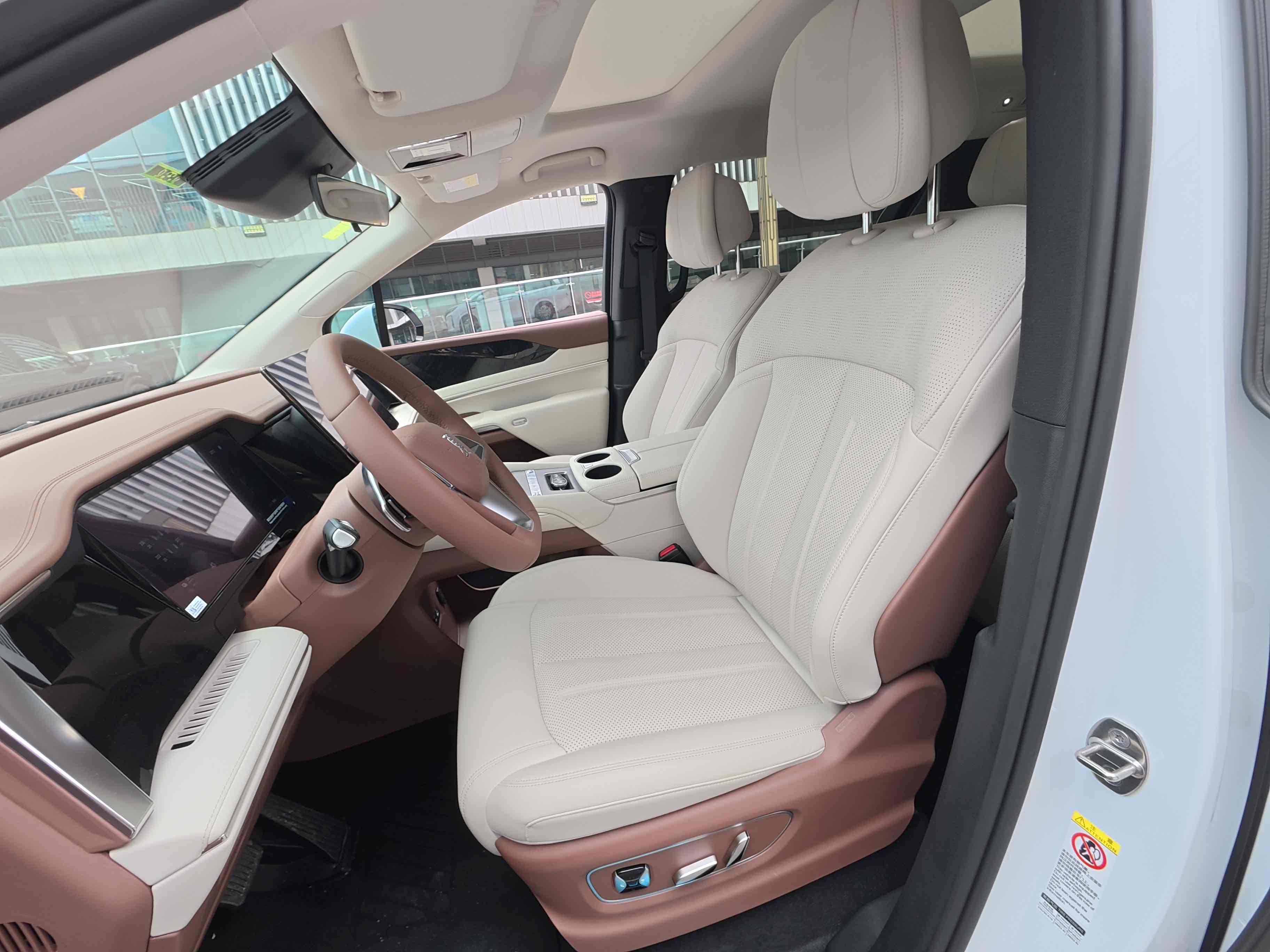 BYD Xia 2025 #20 BYD Xia 2025 car image #20