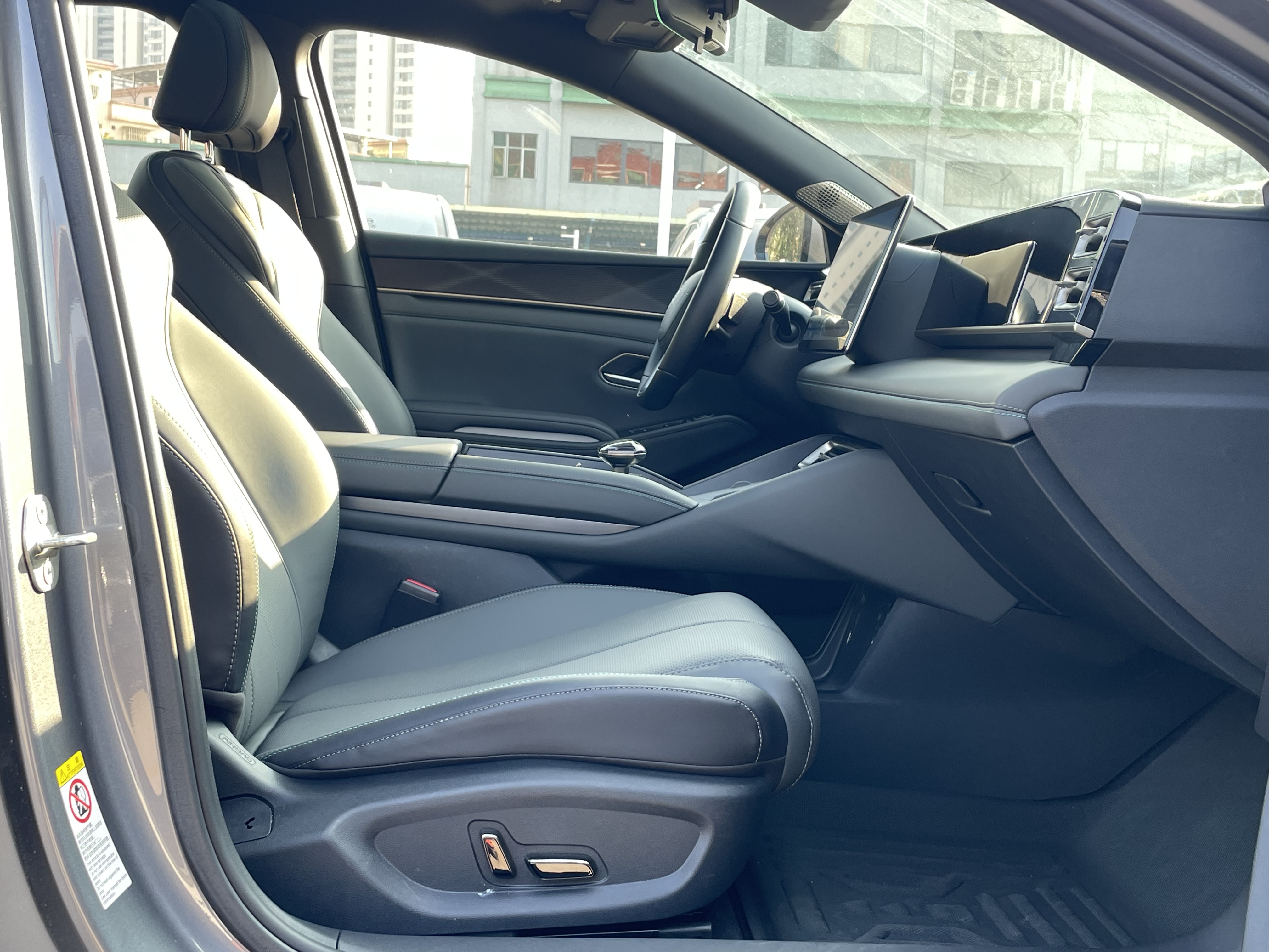 BYD Qin L 2025 immagine di auto #20