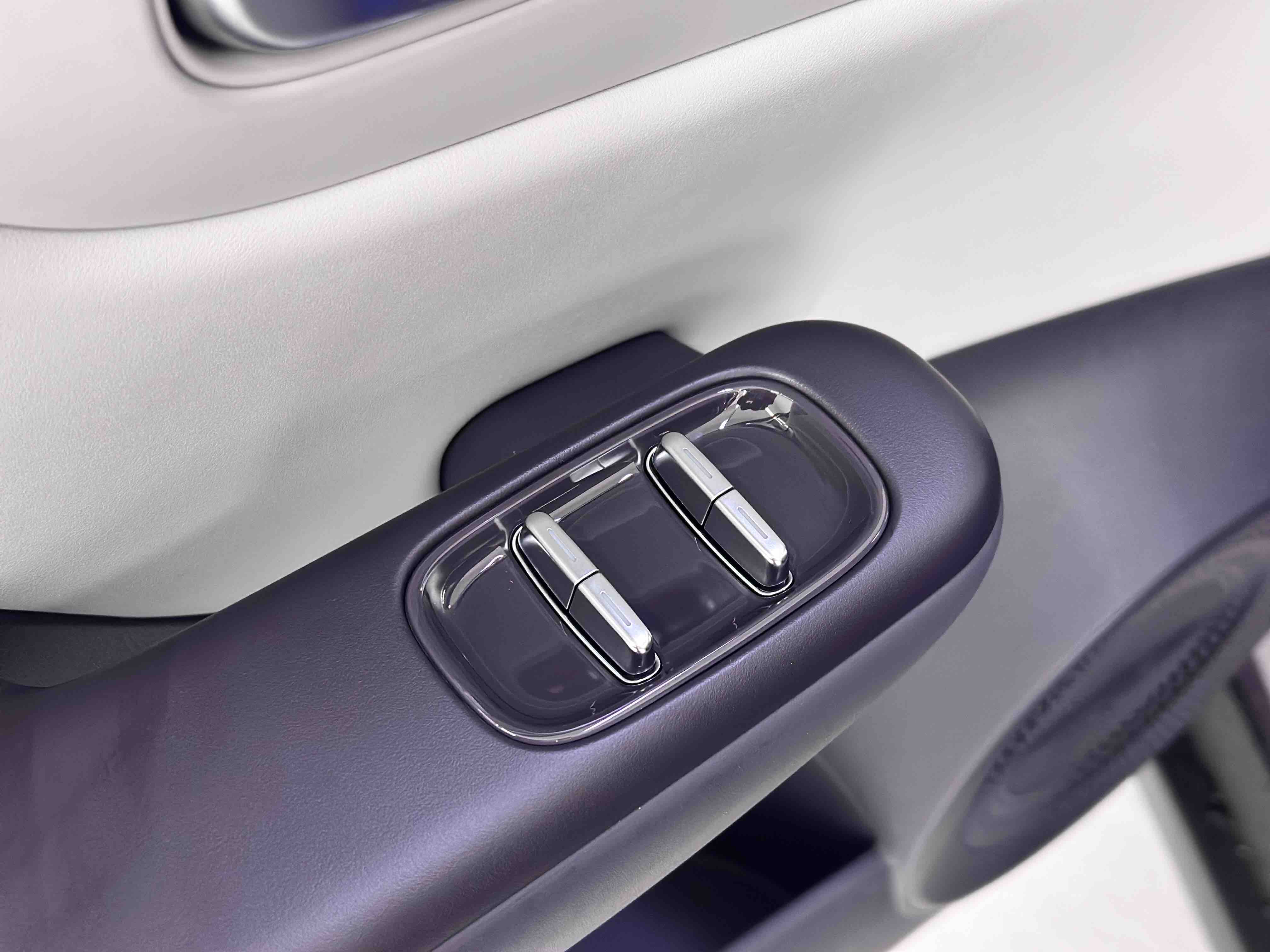 零跑汽车 零跑B10 2025 汽车图片 #20