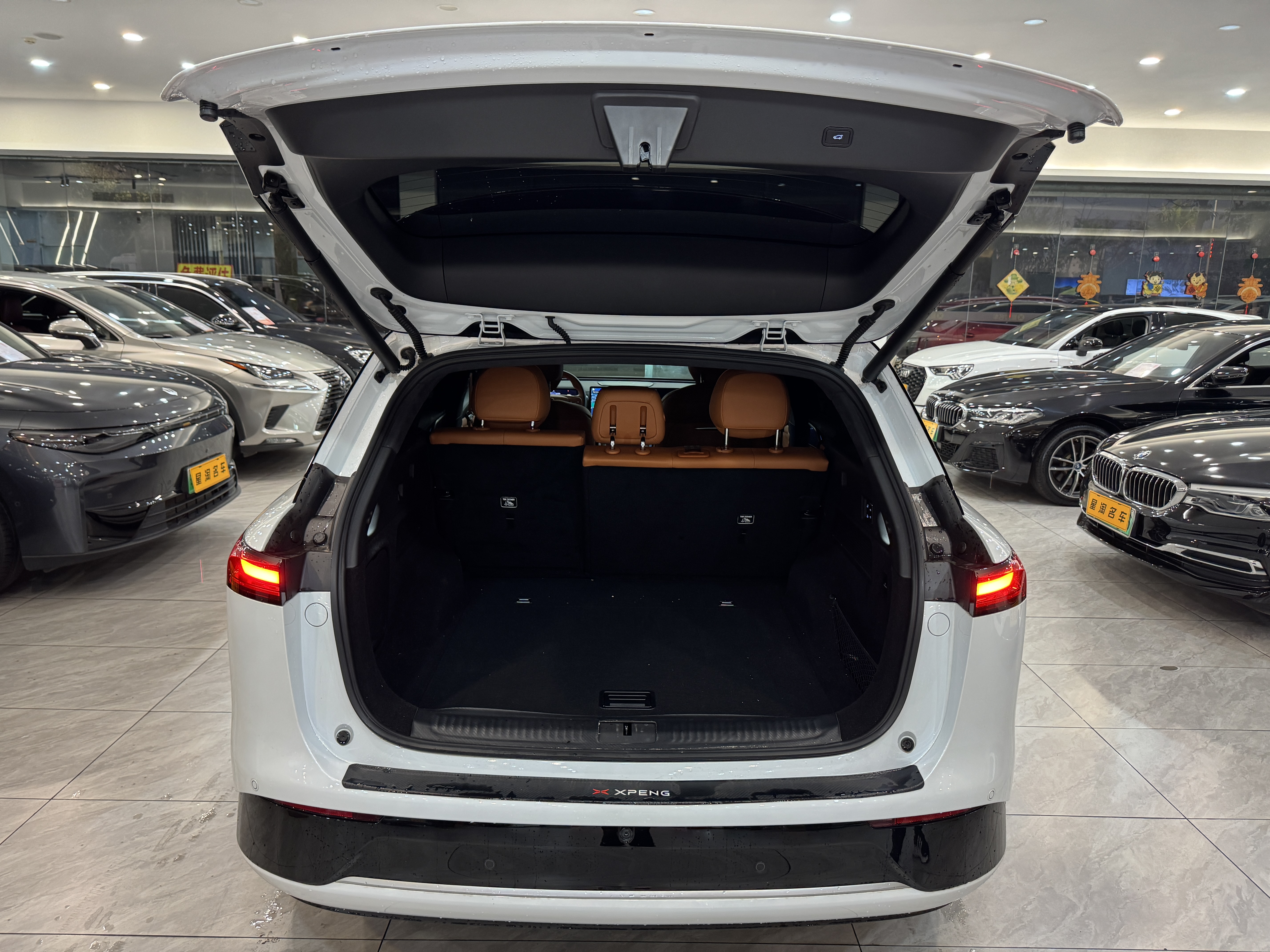 Xpeng G9 2025 car image #20