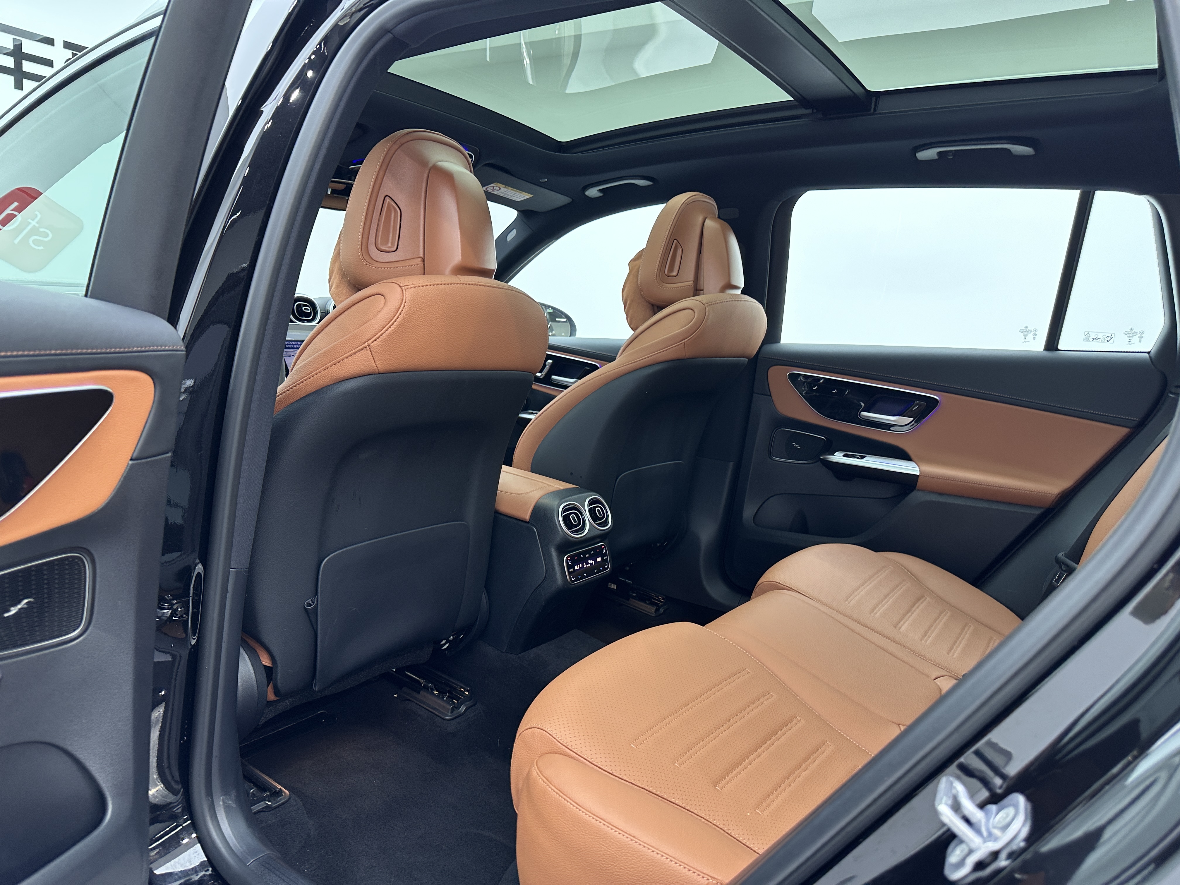 Mercedes-Benz GLC Class 2025 immagine di auto #20