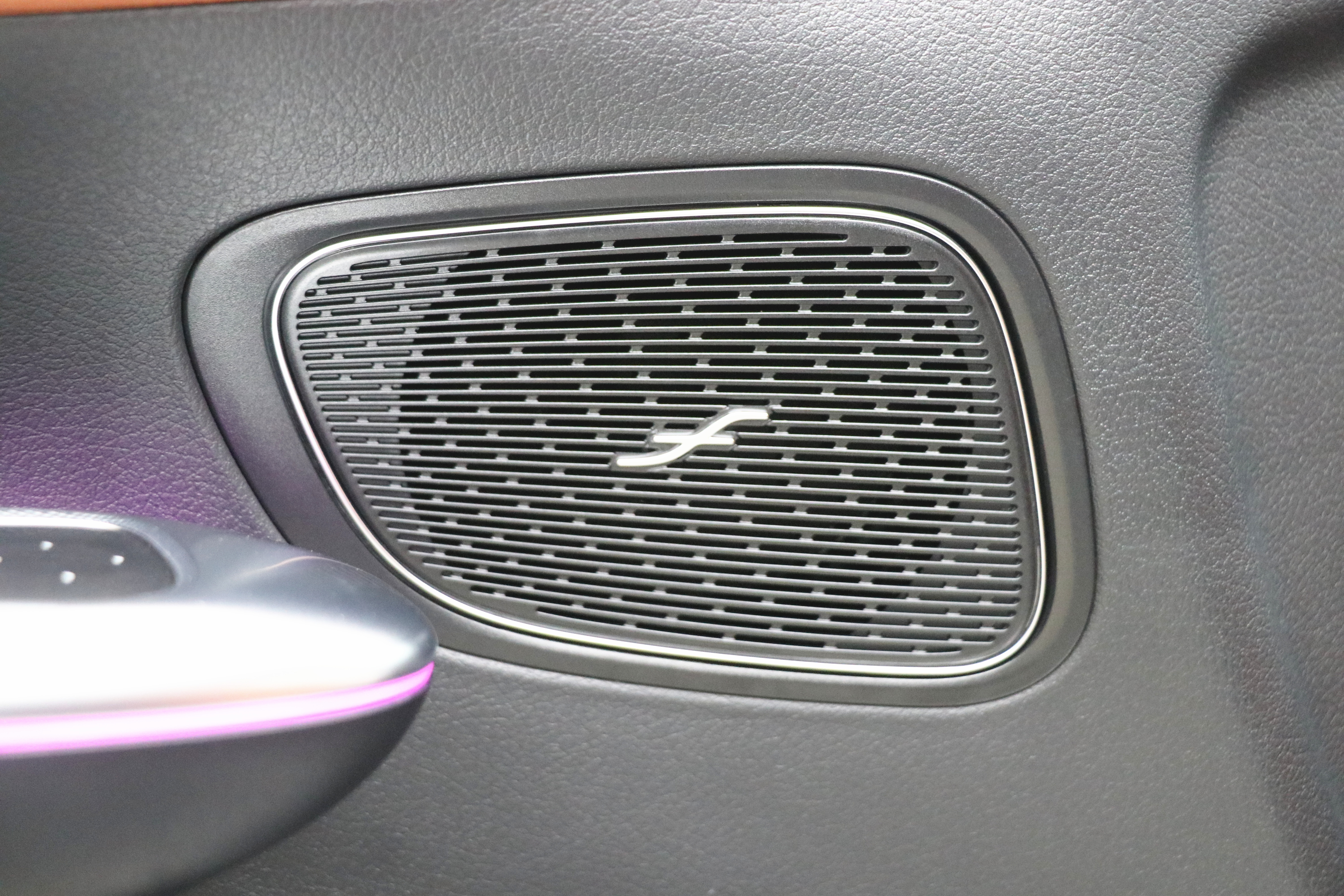 Mercedes-Benz GLC Class 2025 car image #20