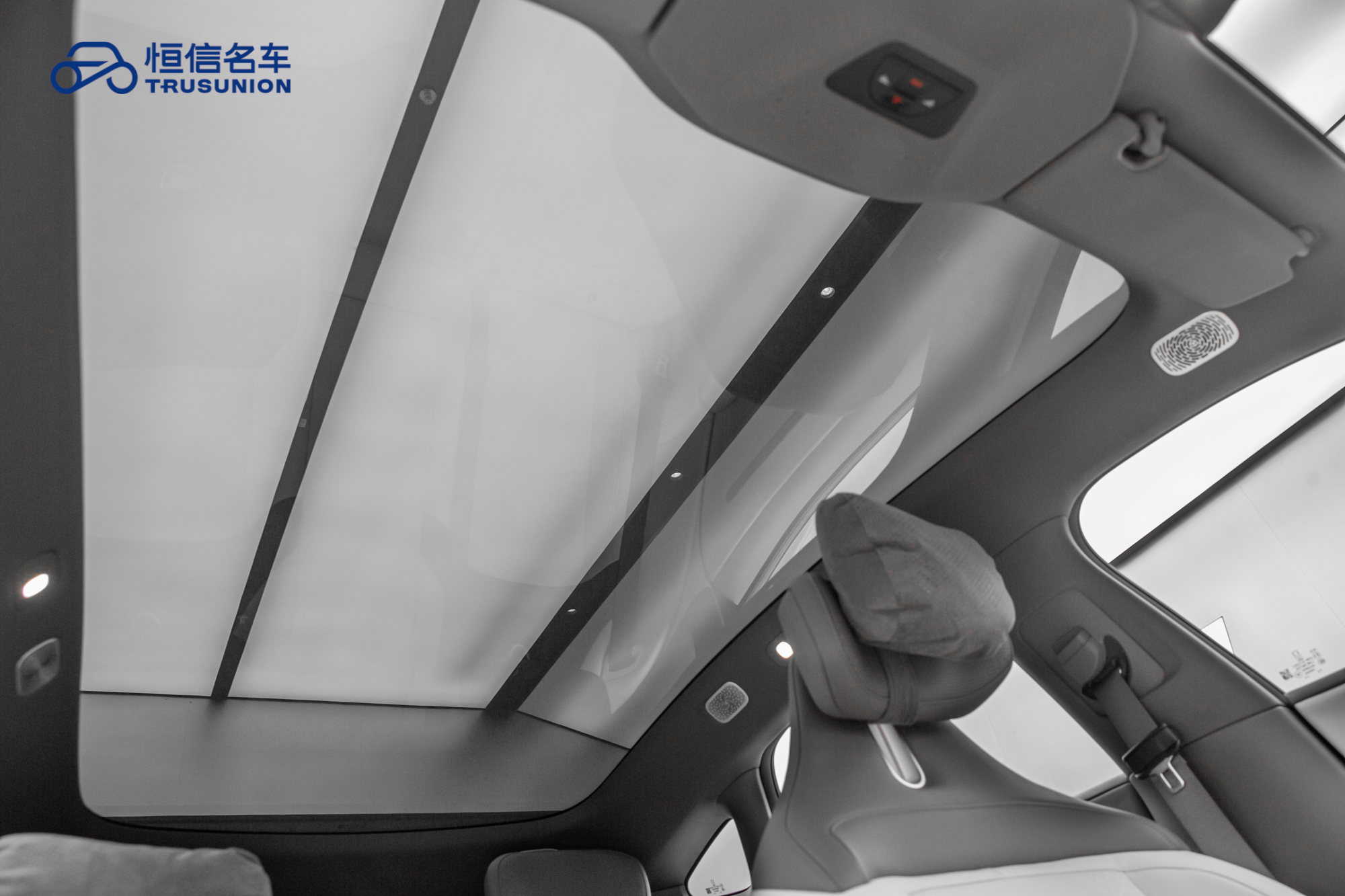 Avatr 06 2025 car image #20
