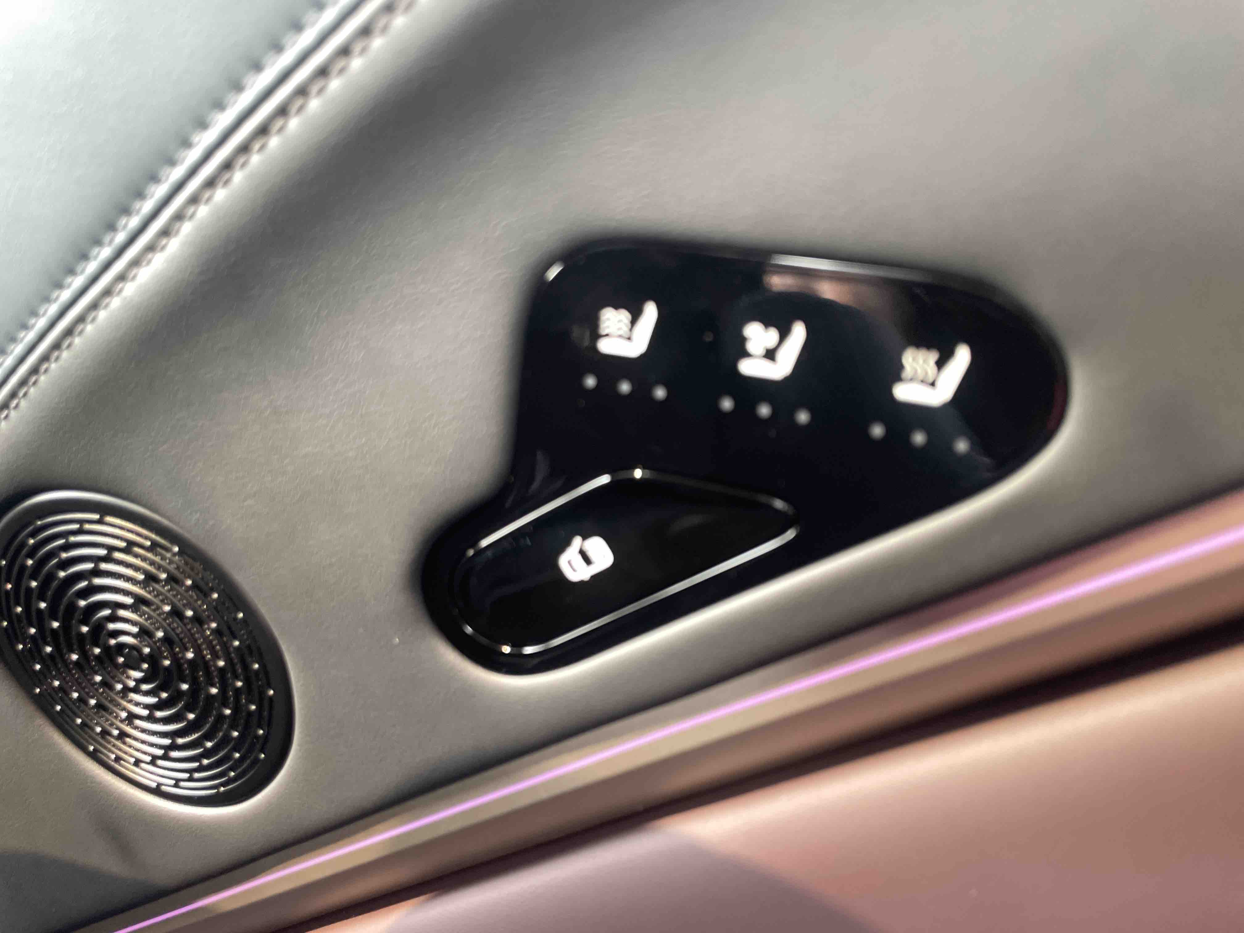 Avatr 11 2025 imagem de carro #20