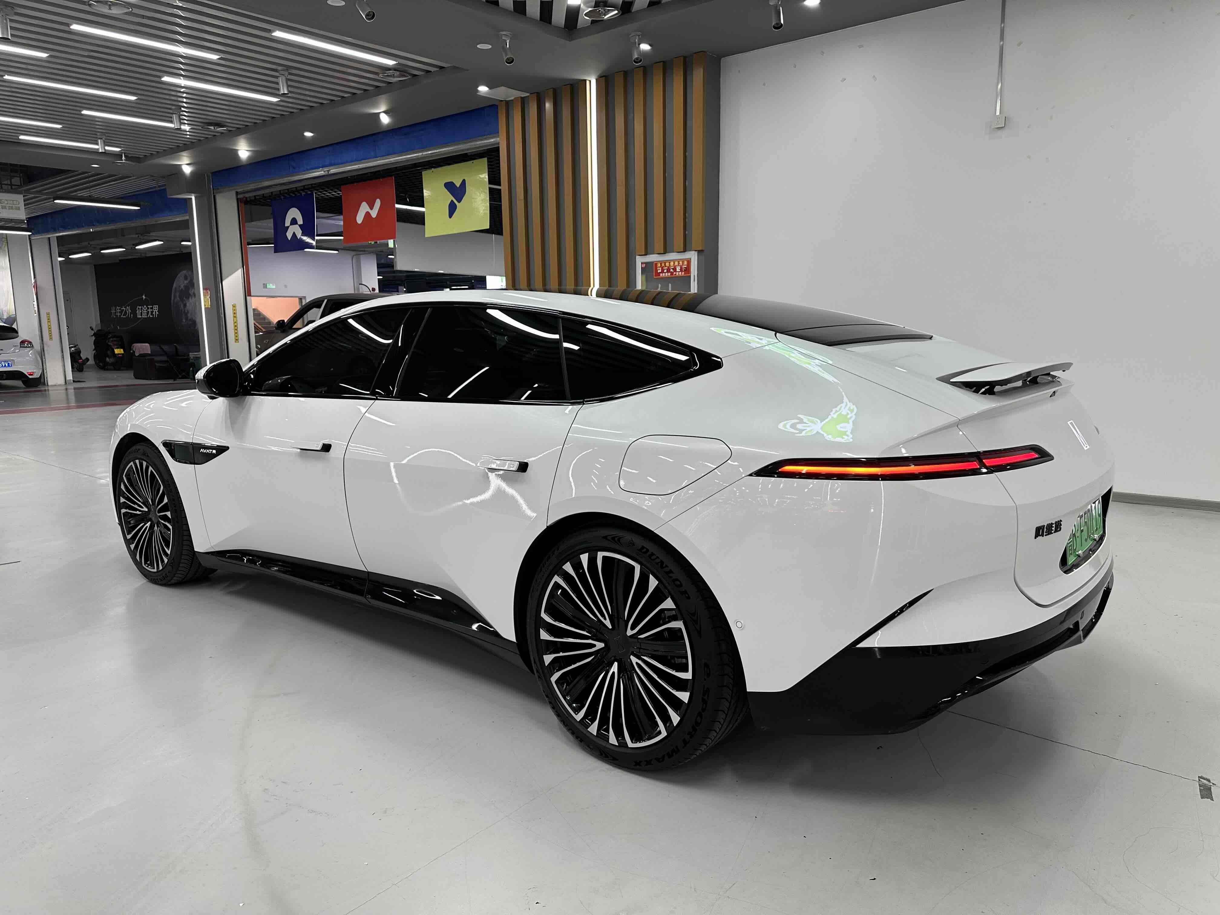 Avatr 12 2025 immagine di auto #20