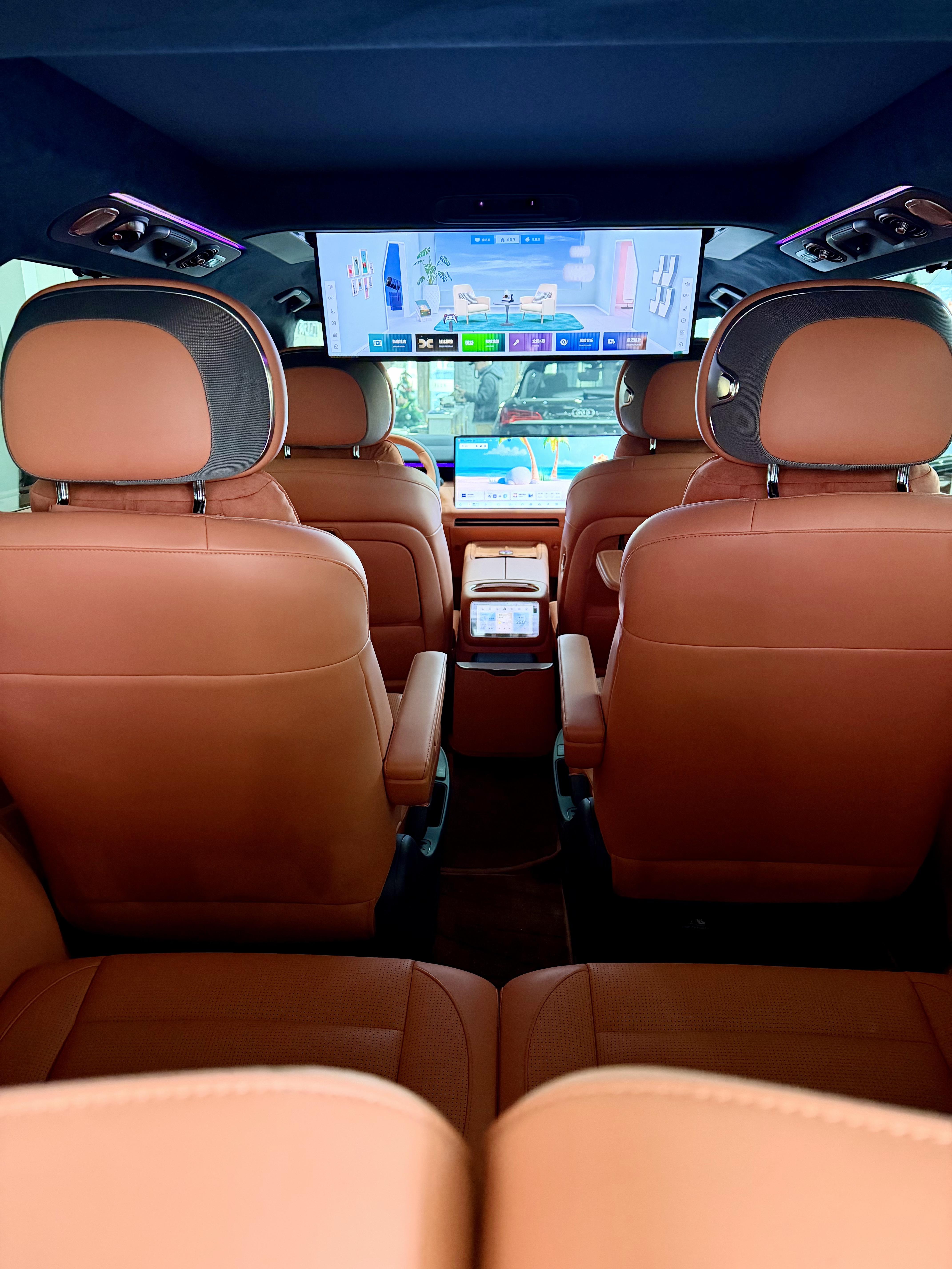 Lynk & Co 900 2025 car image #20