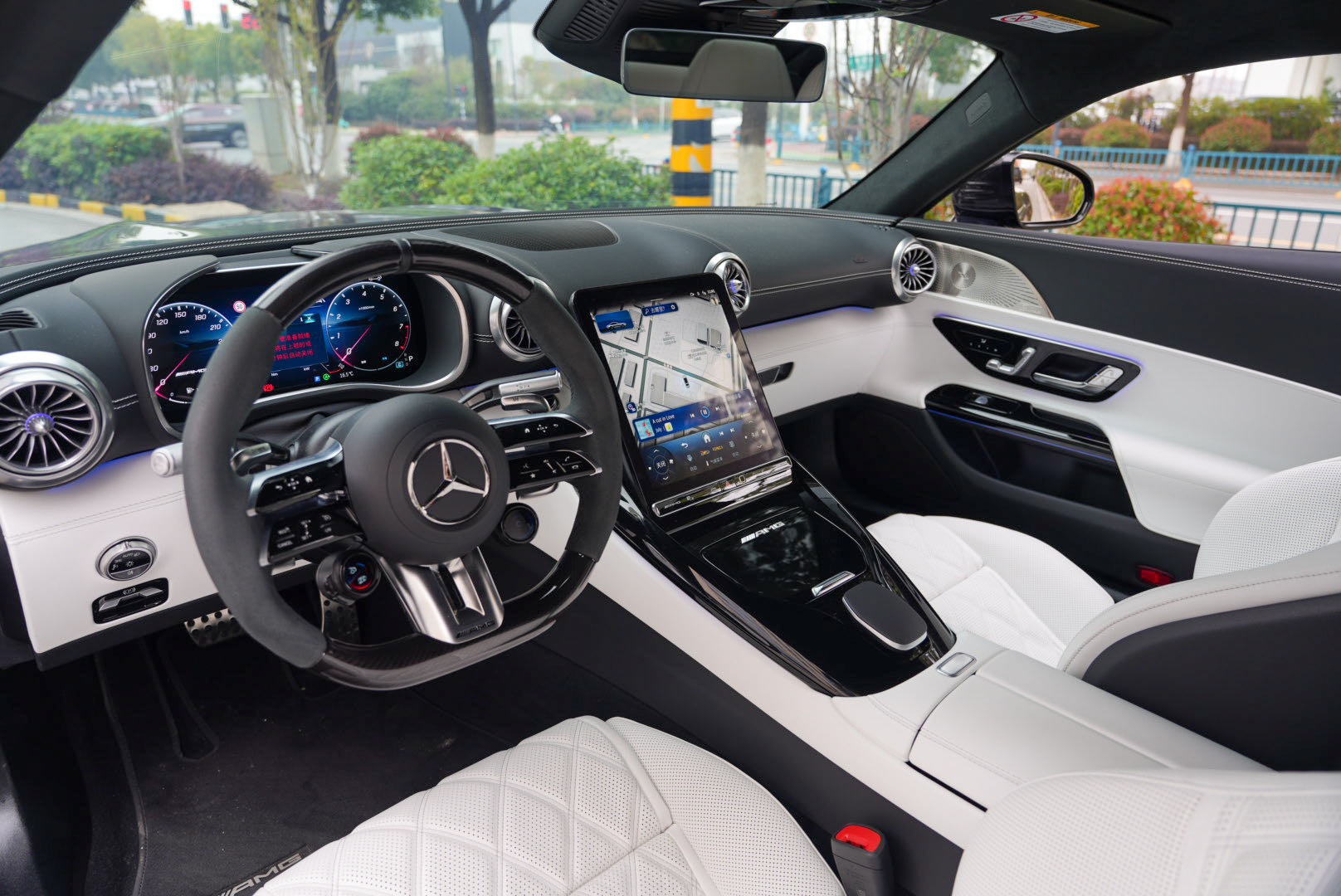 Mercedes-Benz AMG GT 2025 imagen de coche #20