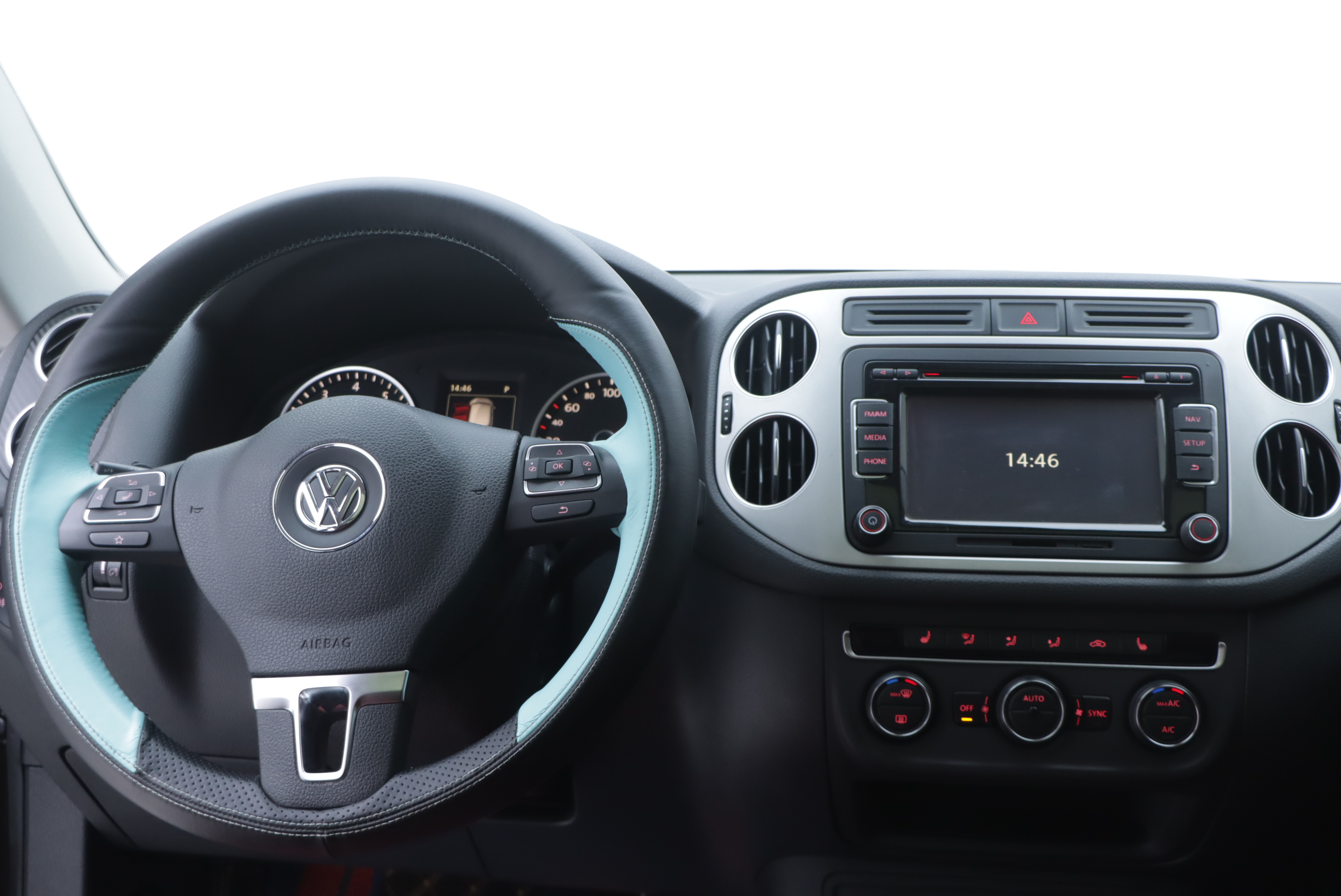 Volkswagen Tiguan 2015 car image #20